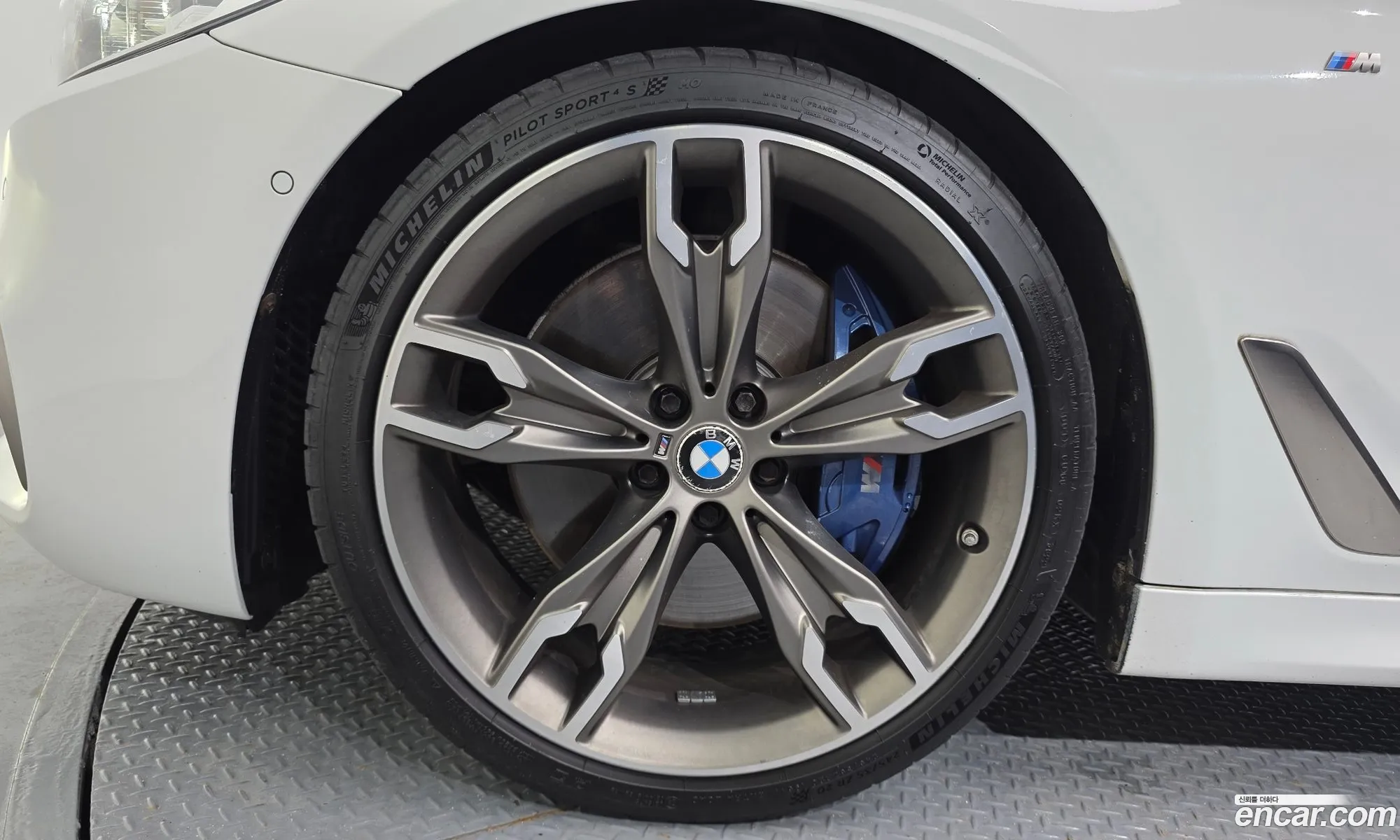 BMW 5 Series 2018 — 18