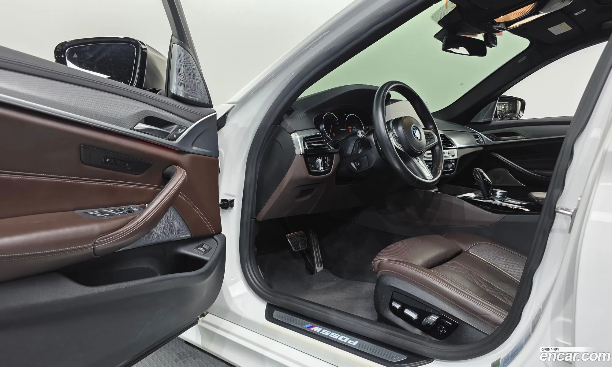 BMW 5 Series 2018 — 28