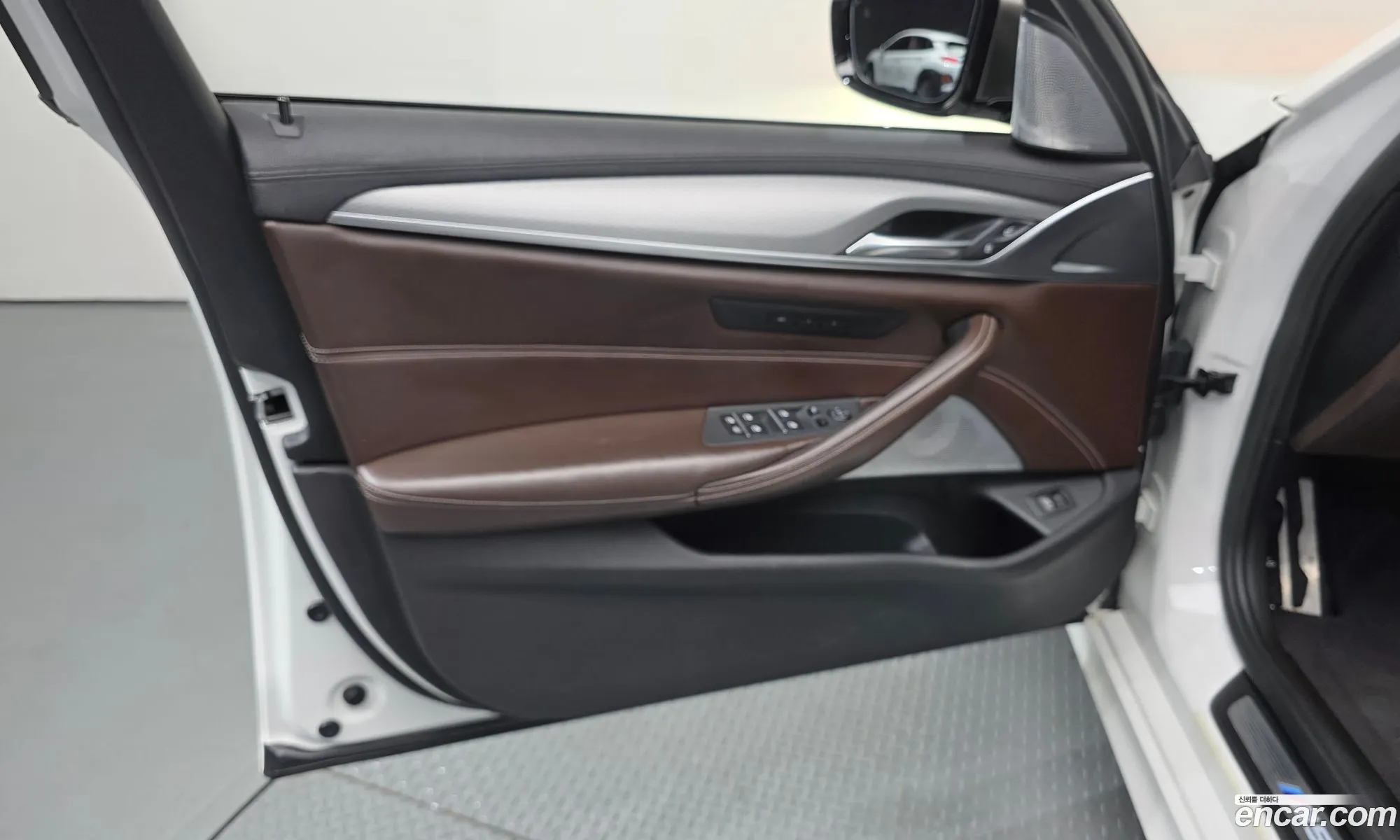 BMW 5 Series 2018 — 5