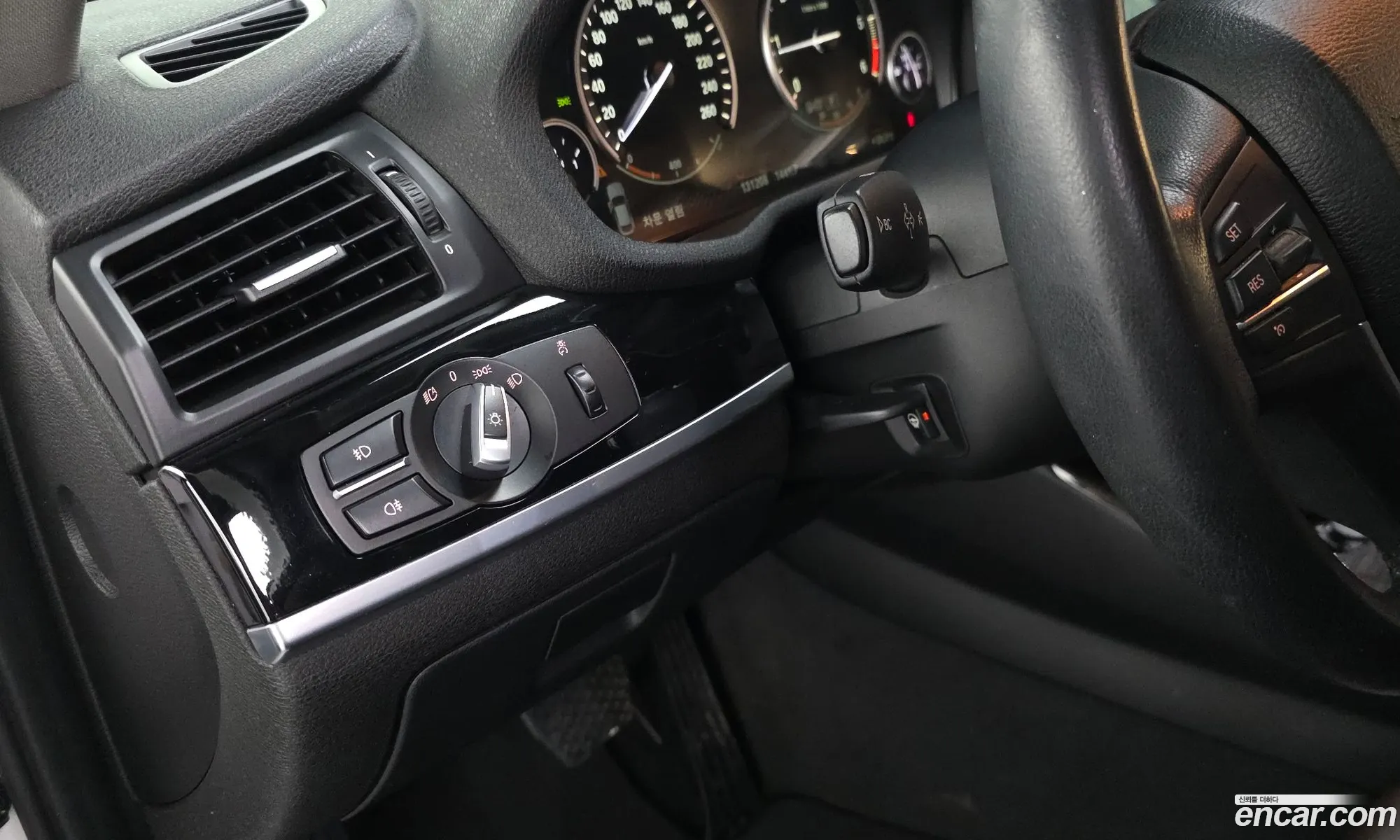 BMW X4 2015 — 28