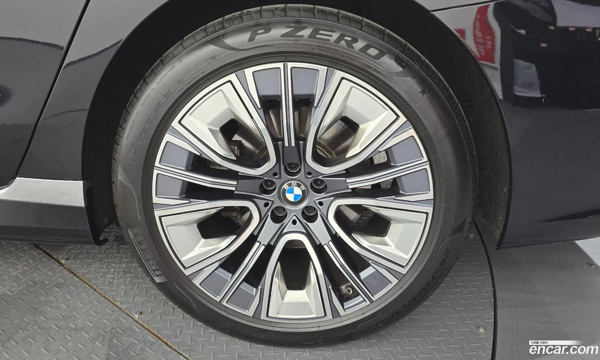BMW 7 Series 2023 — 32