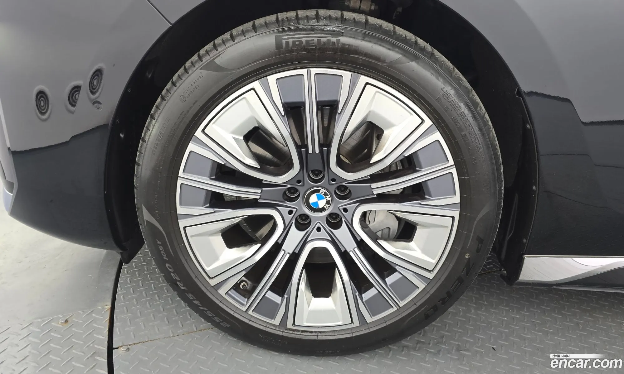 BMW 7 Series 2023 — 16