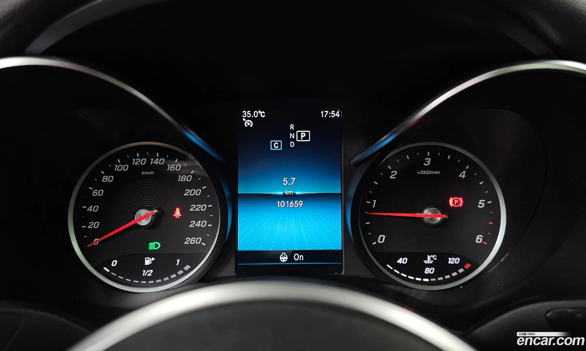 Mercedes-Benz C-Class W205 2019 — 19