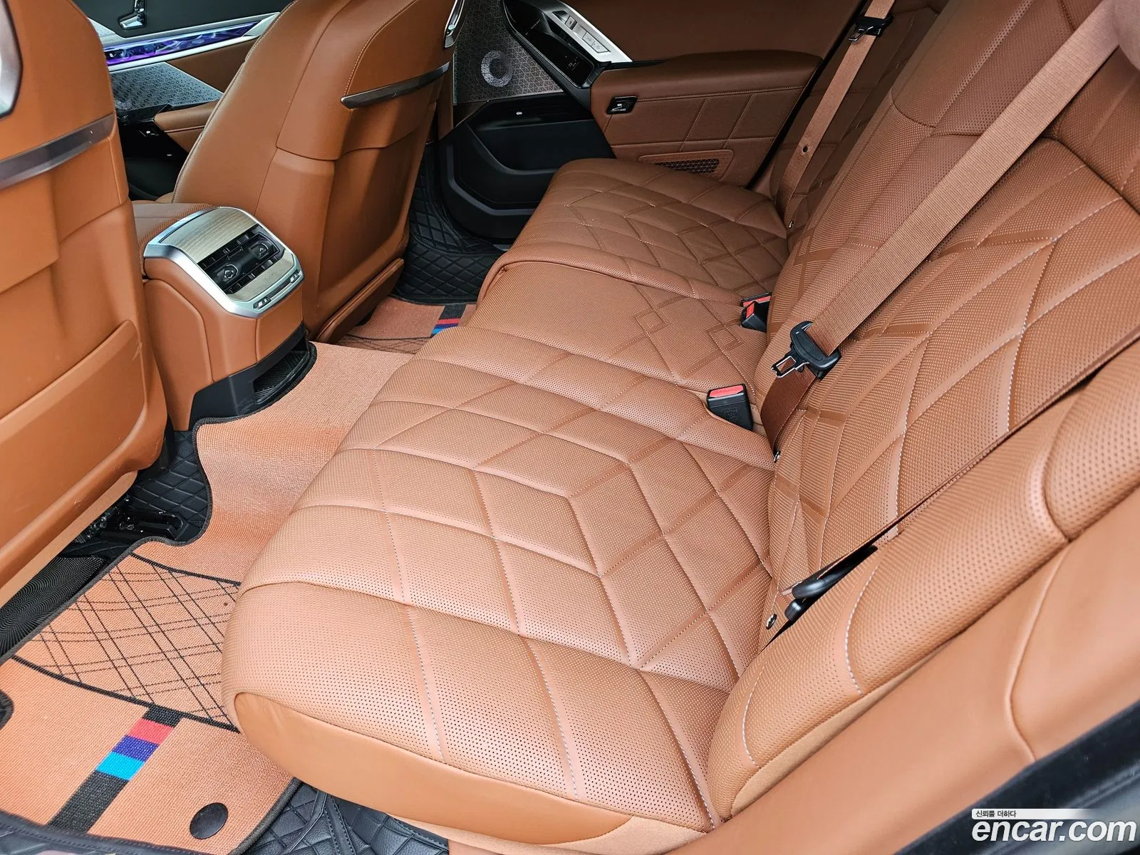 BMW i7 2024 — 16