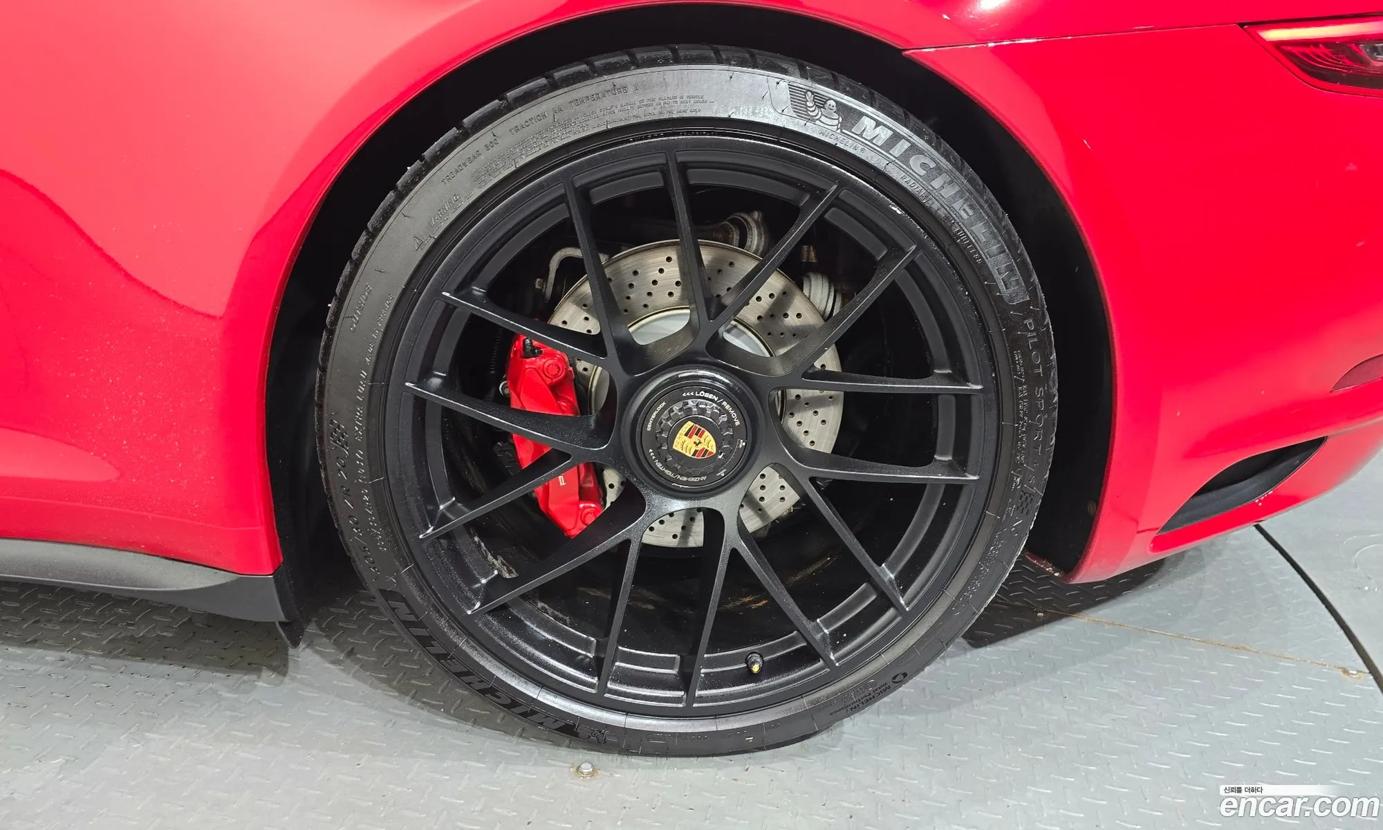 Porsche 911 2017 WP0CB299XHS154302 — 24