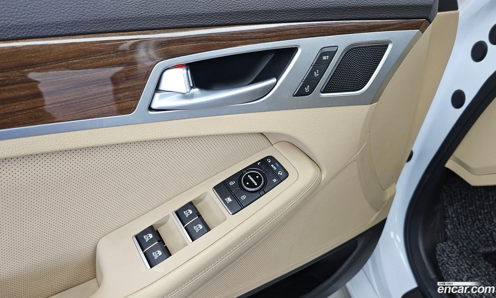 Genesis G80 2018 KMHGL412DJU279406 — 24
