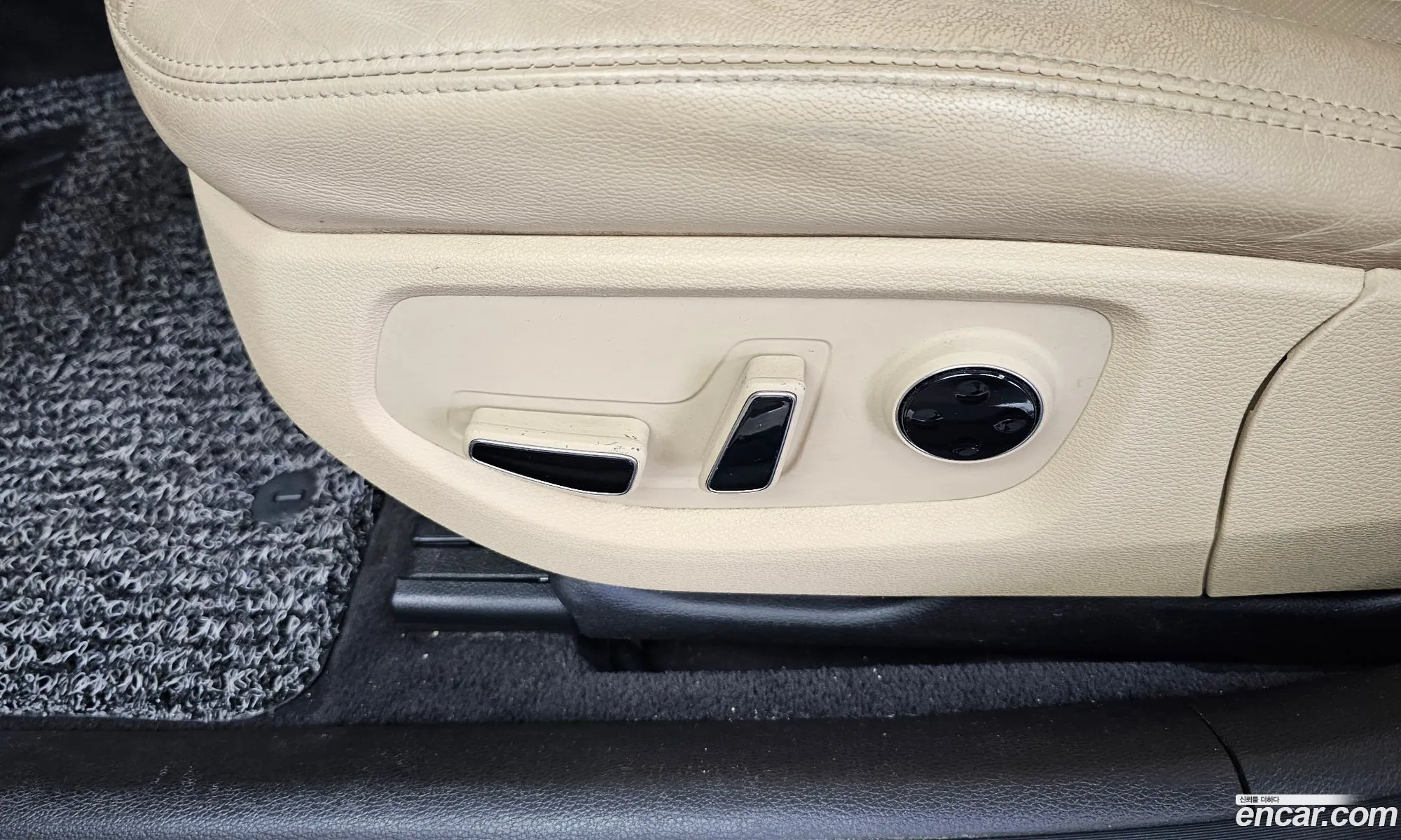 Genesis G80 2018 KMHGL412DJU279406 — 5