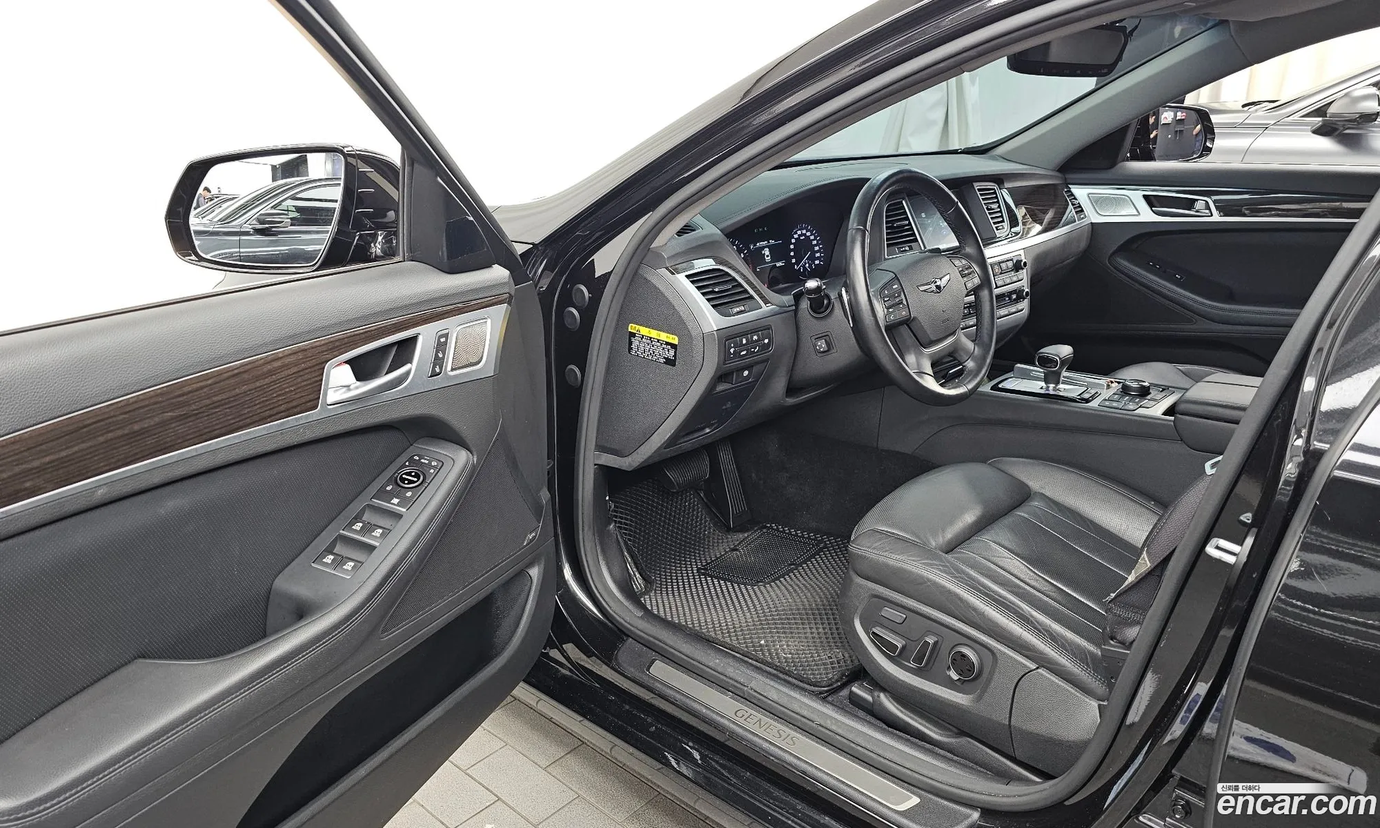 Genesis G80 2017 KMHGM41DBHU232088 — 16