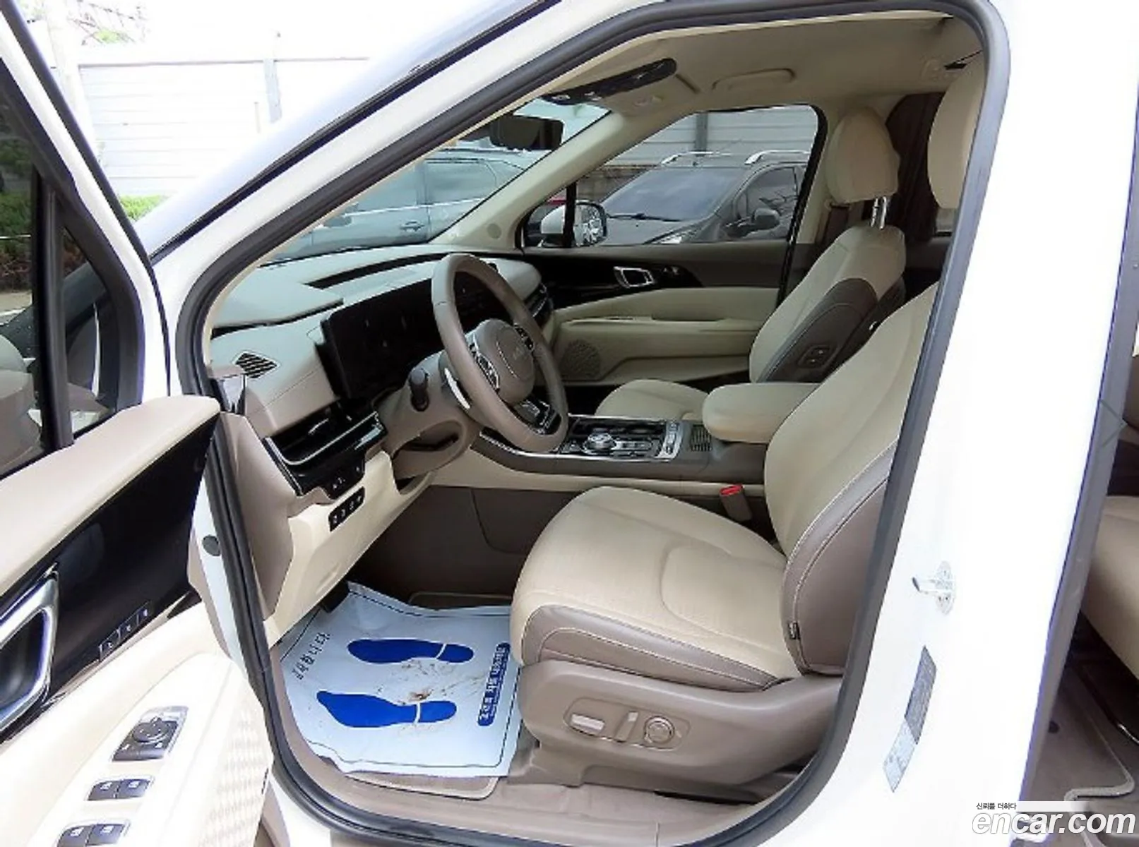 Kia Carnival 2024 — 11