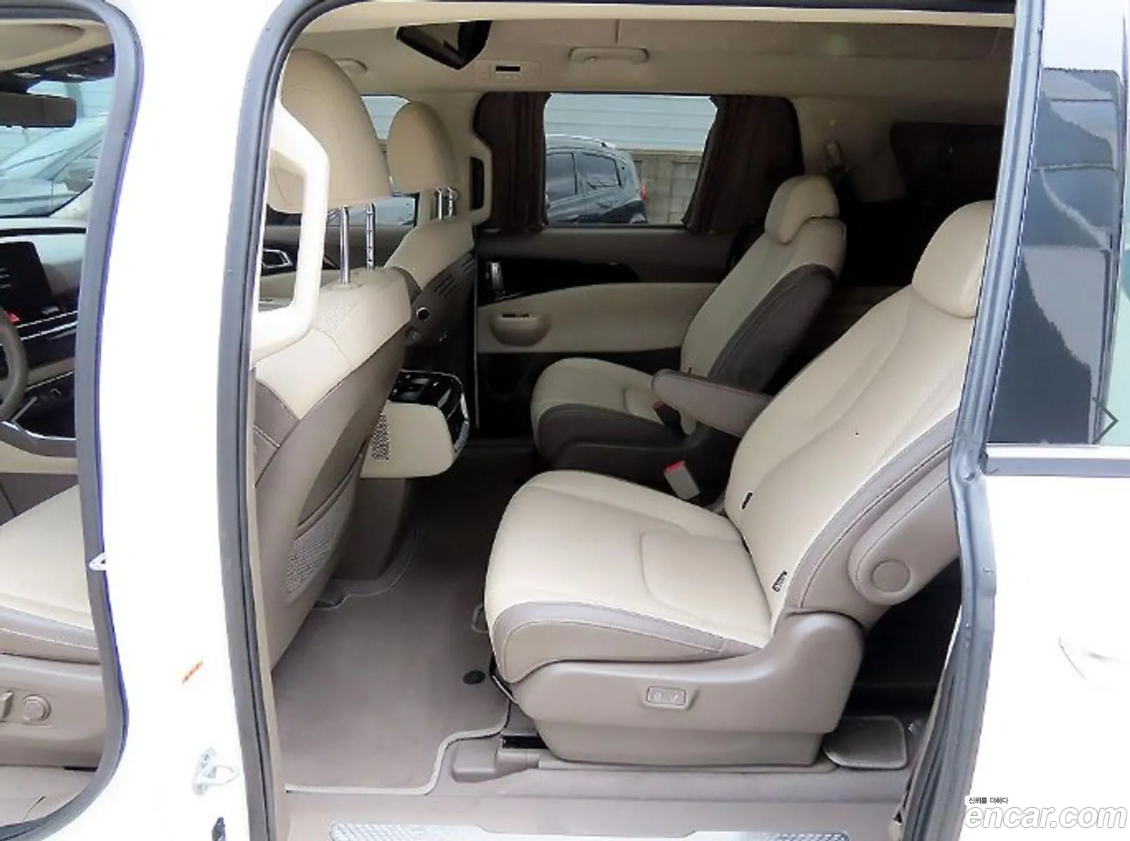 Kia Carnival 2024 — 8