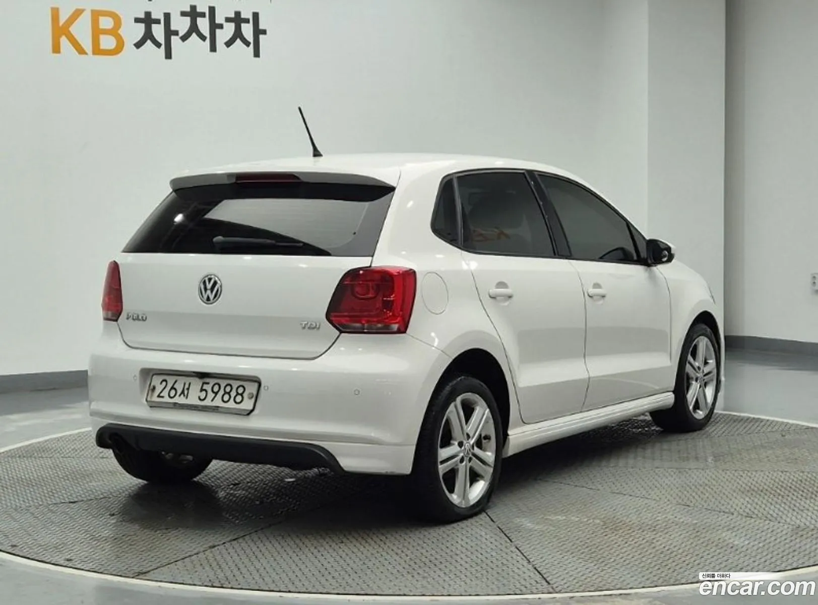 Volkswagen Polo 2014 — 16