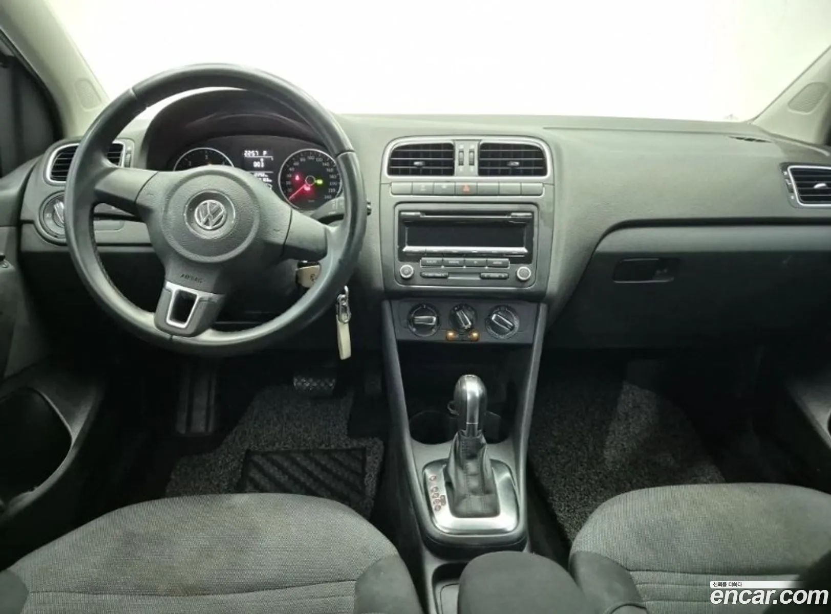 Volkswagen Polo 2014 — 14