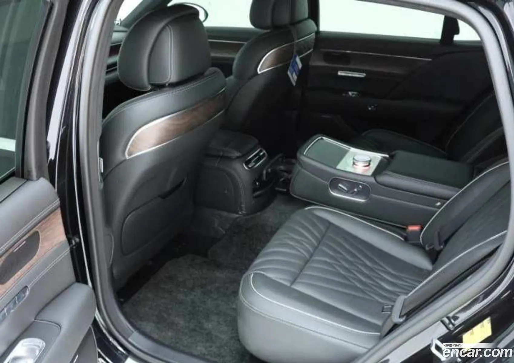 Genesis G90 2023 — 10