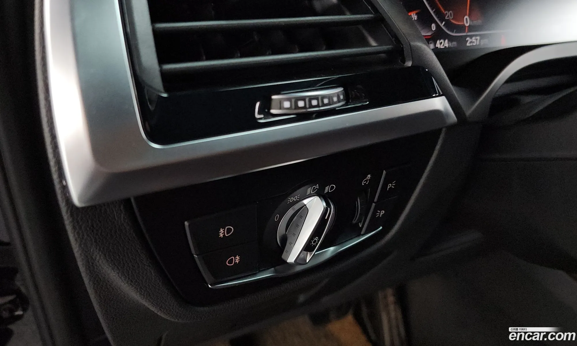 BMW X4 2020 WBAVJ9105L9B29826 — 24