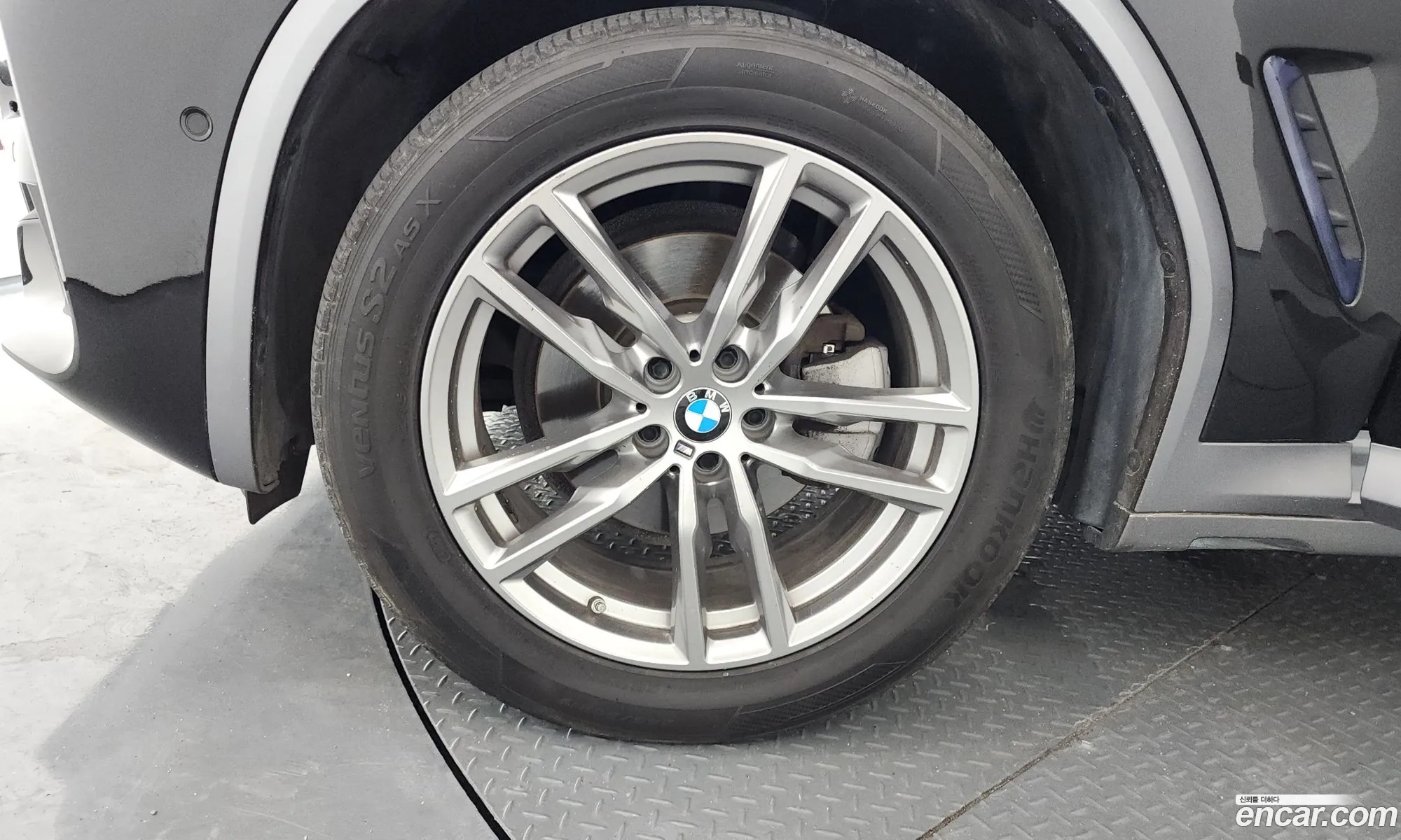 BMW X4 2020 WBAVJ9105L9B29826 — 32