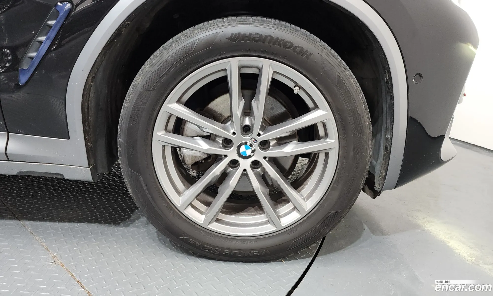 BMW X4 2020 WBAVJ9105L9B29826 — 31