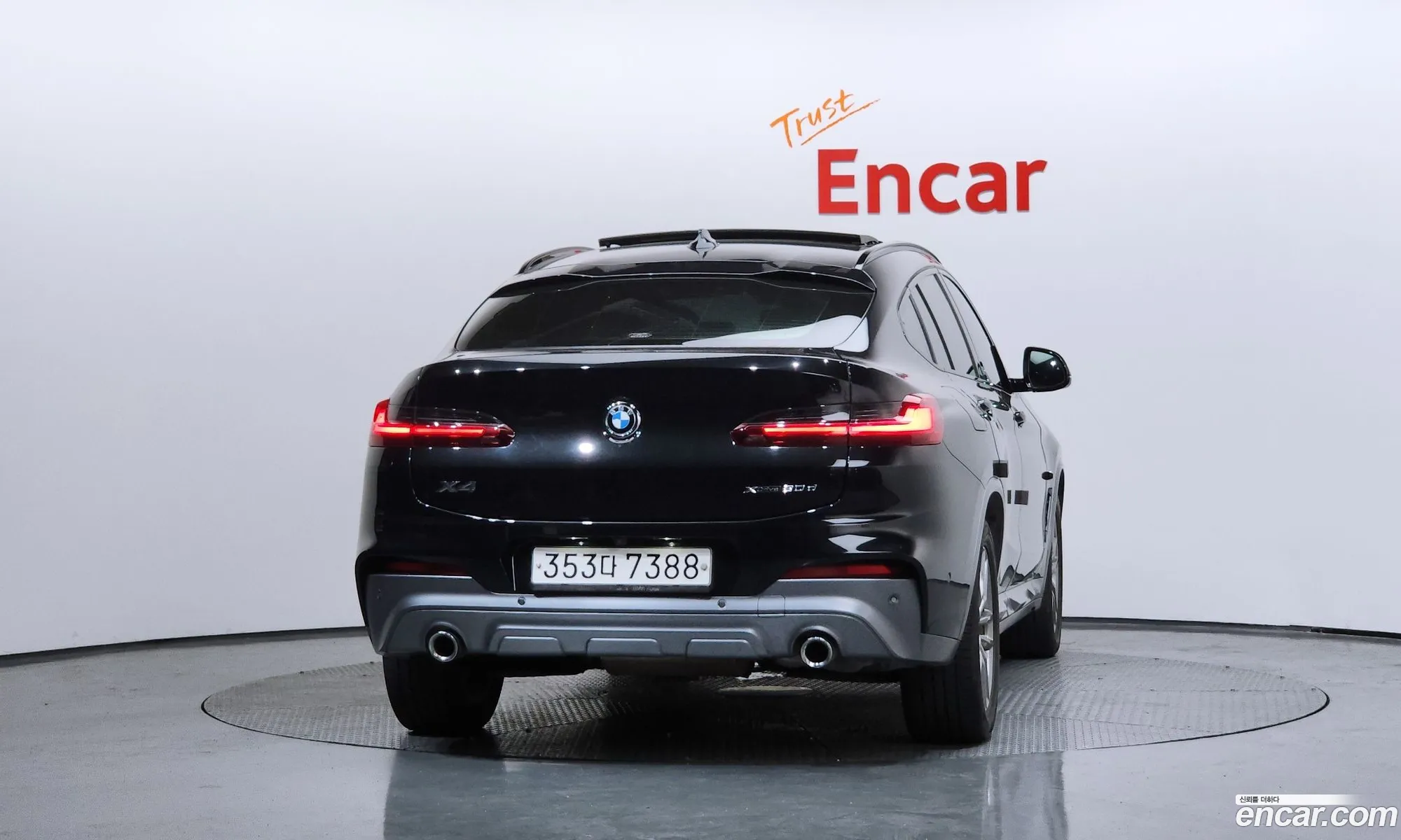 BMW X4 2020 WBAVJ9105L9B29826 — 9