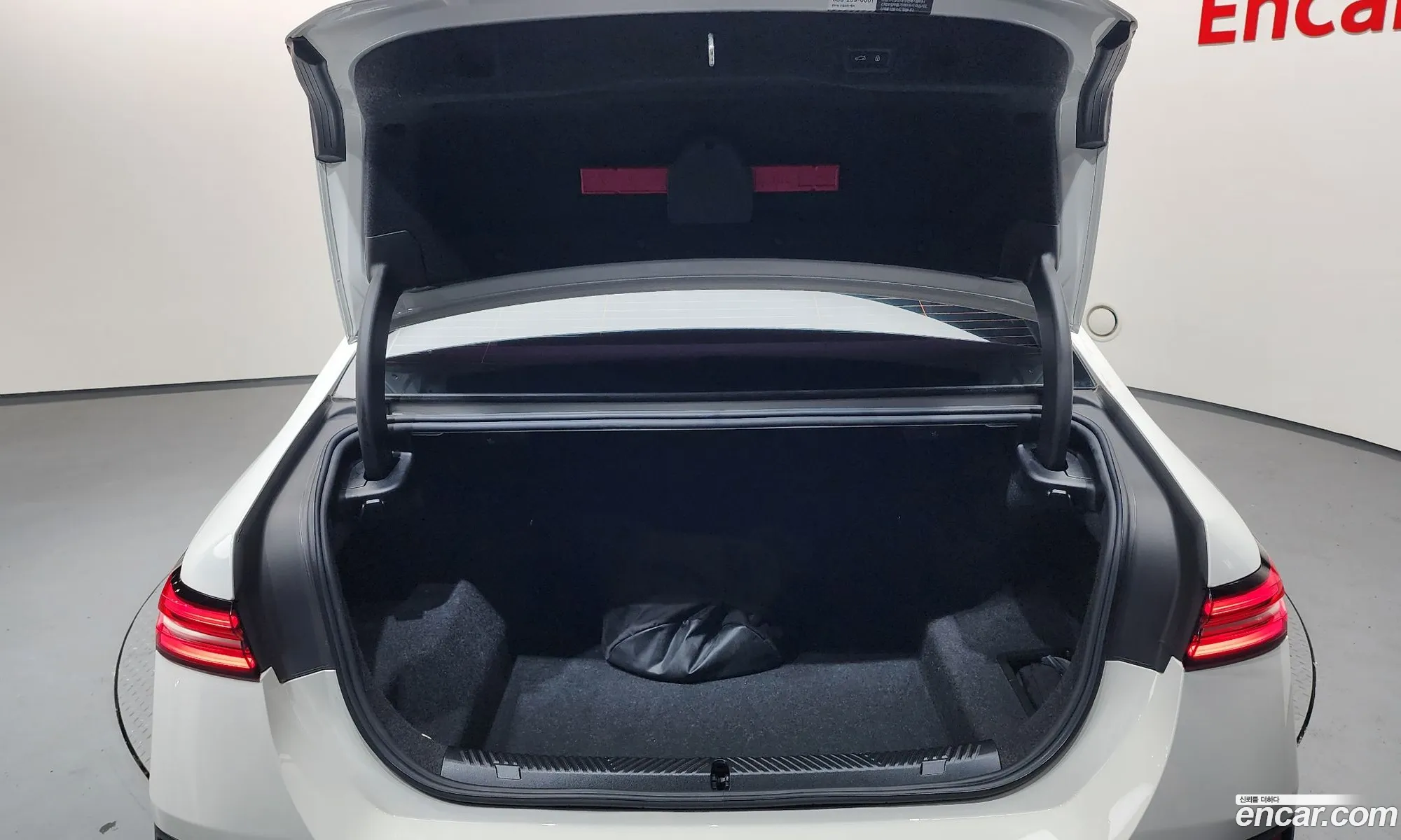 BMW 5 Series 2024 WBA71FJ03RCR86274 — 29