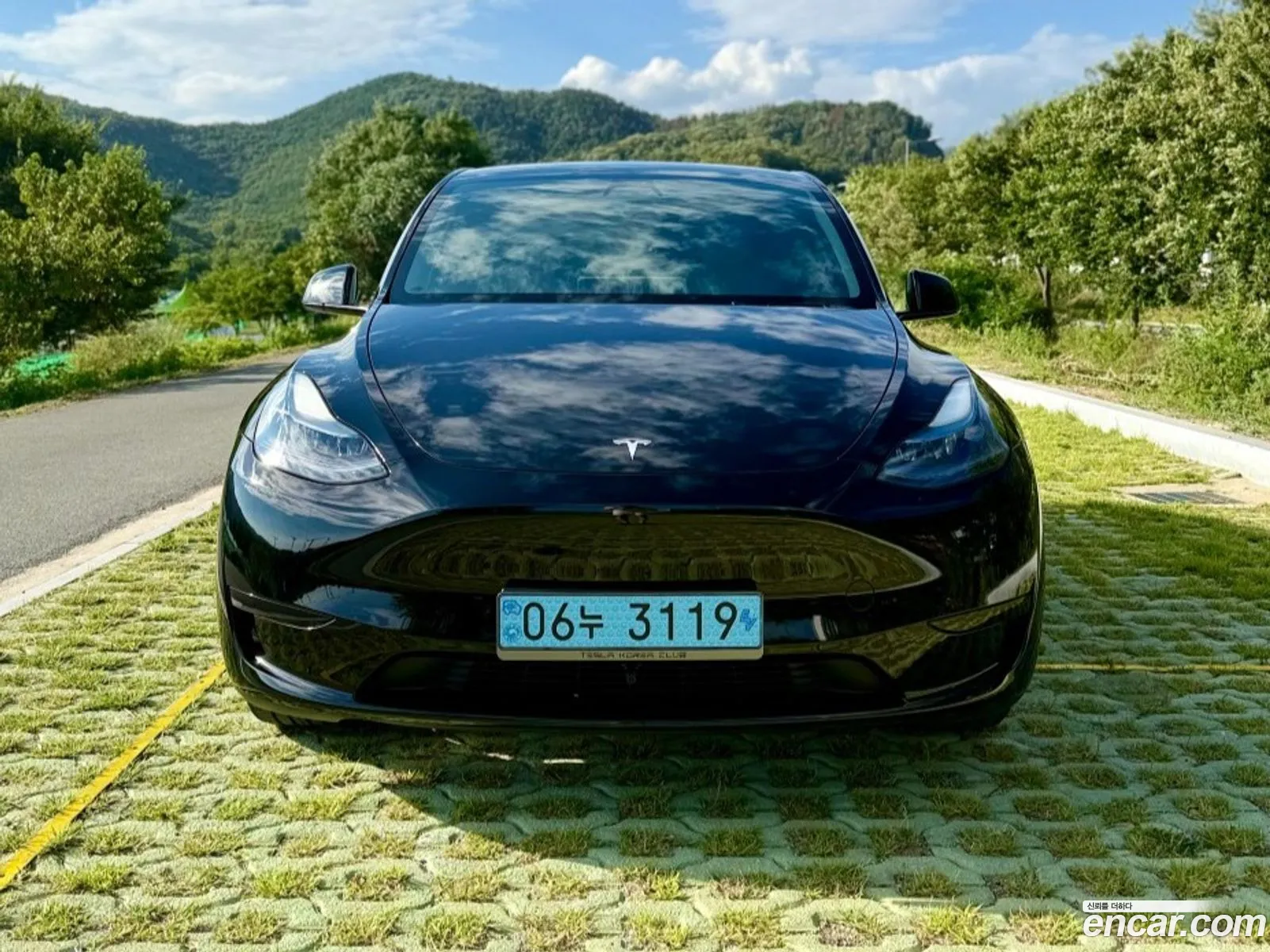 Tesla Model Y 2023 — 12