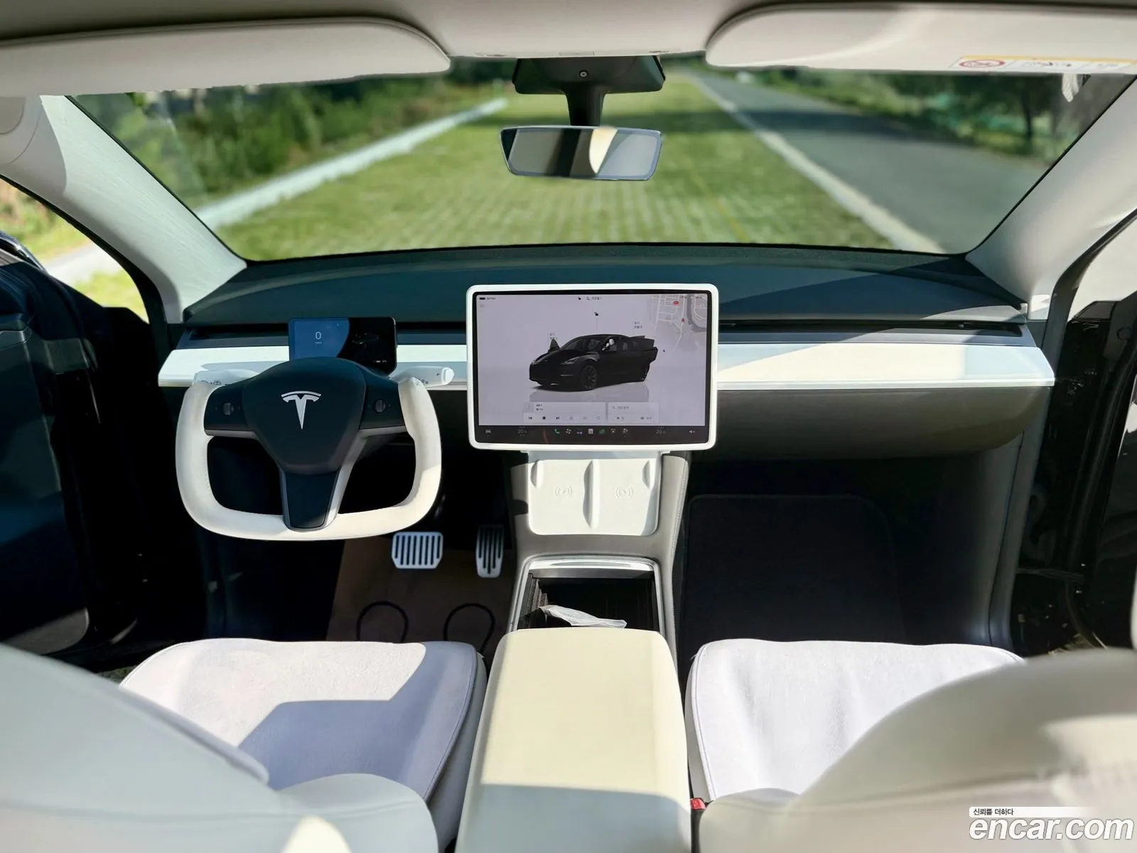 Tesla Model Y 2023 — 10