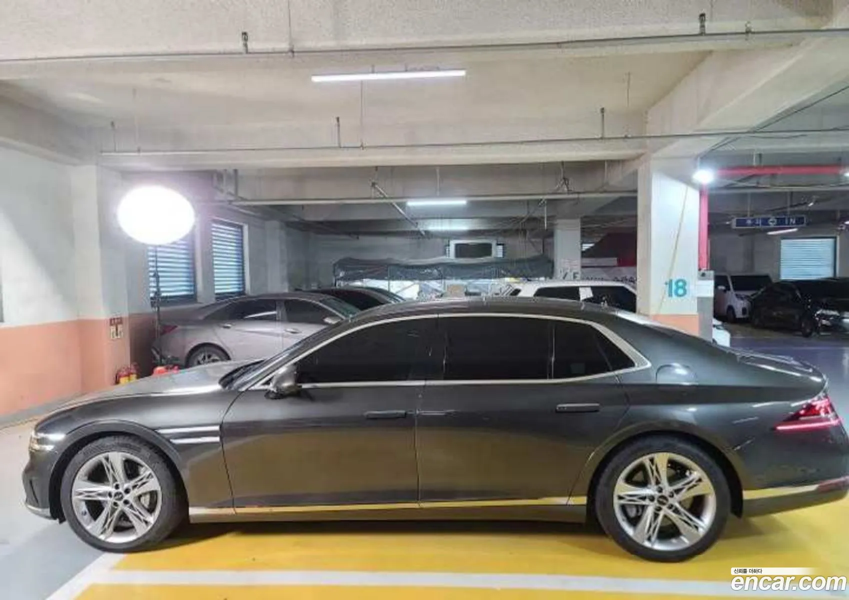 Genesis G90 2023 — 8