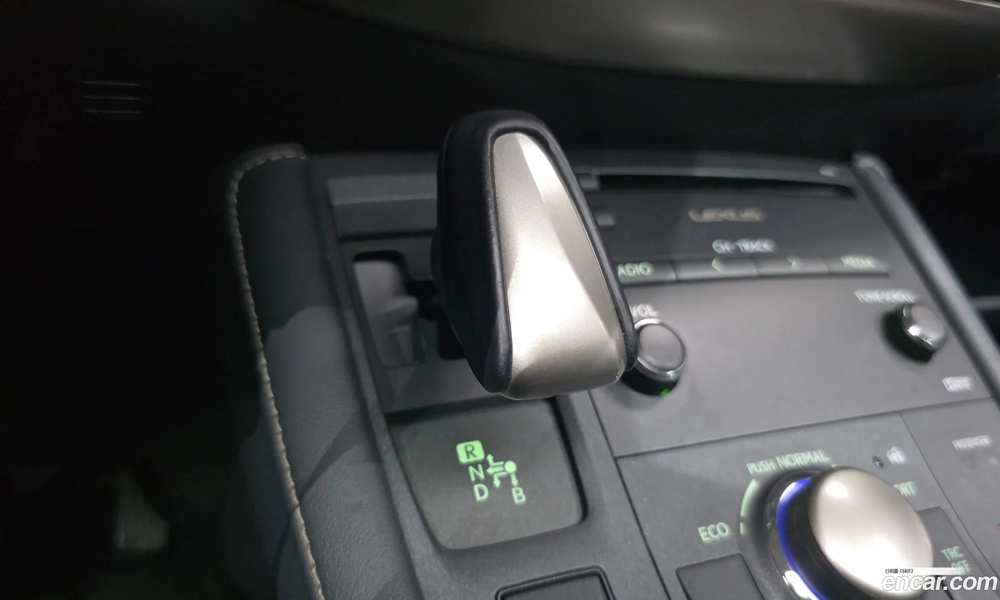 Lexus CT200h 2016 JTHKD5BH5G2274062 — 13