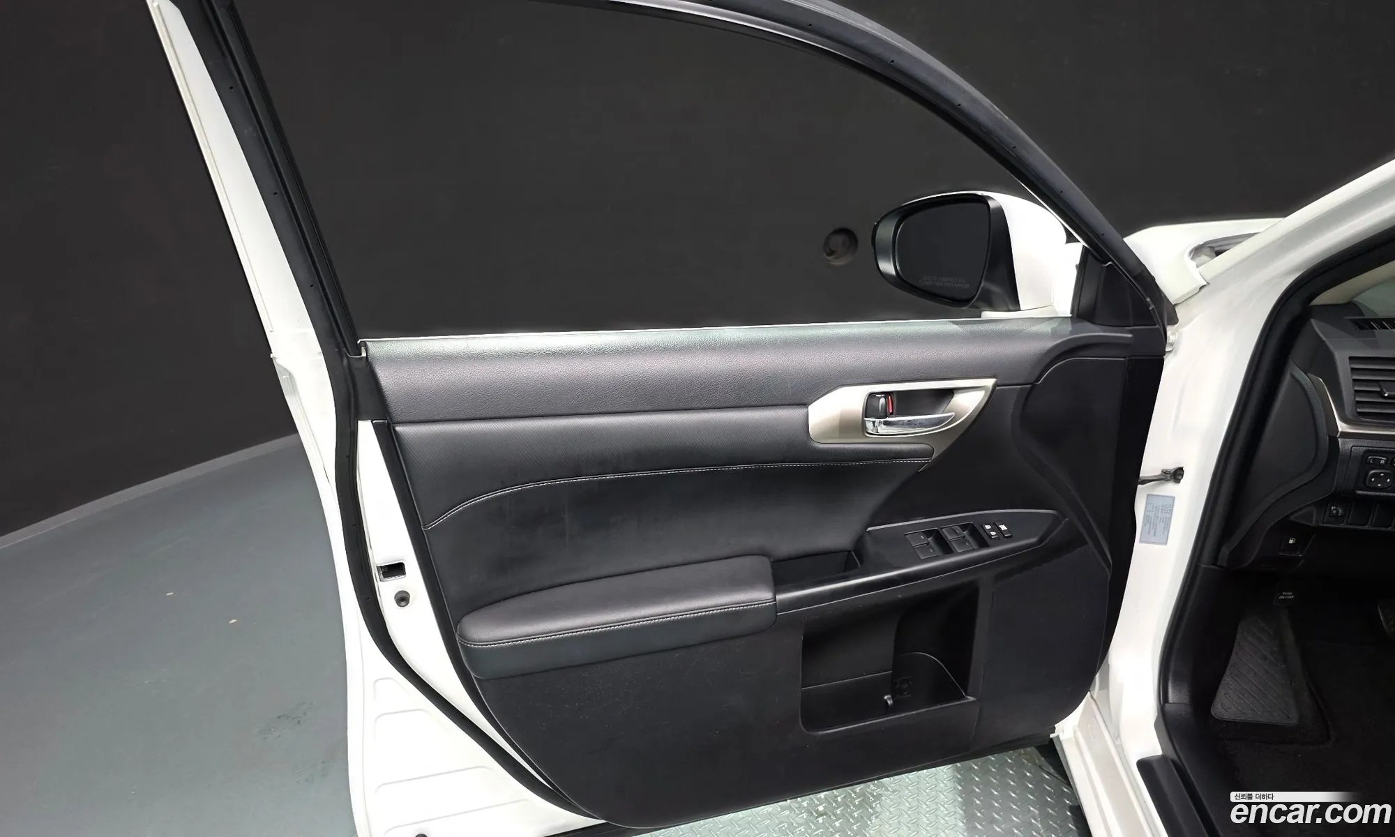 Lexus CT200h 2016 JTHKD5BH5G2274062 — 20