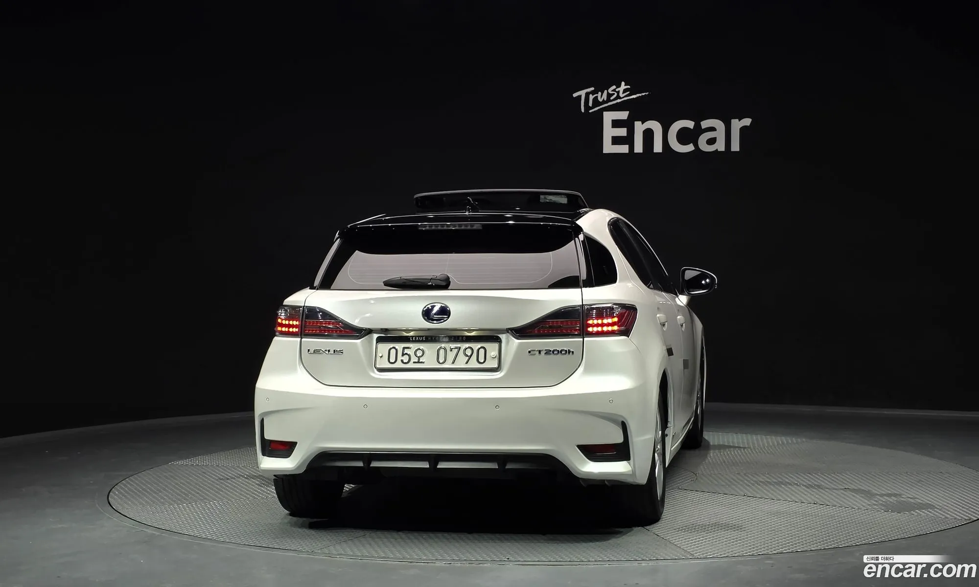 Lexus CT200h 2016 JTHKD5BH5G2274062 — 28