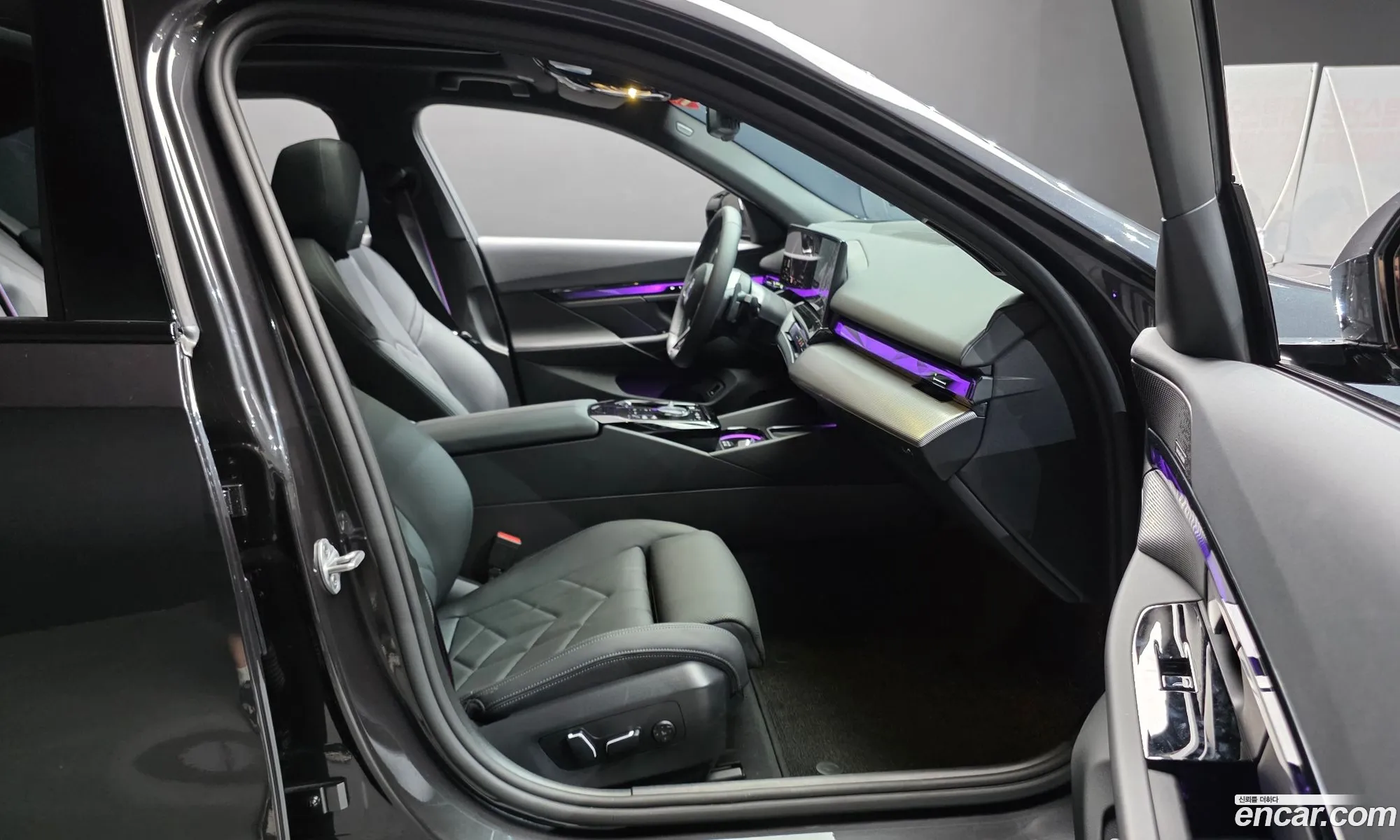 BMW 5 Series 2025 — 8