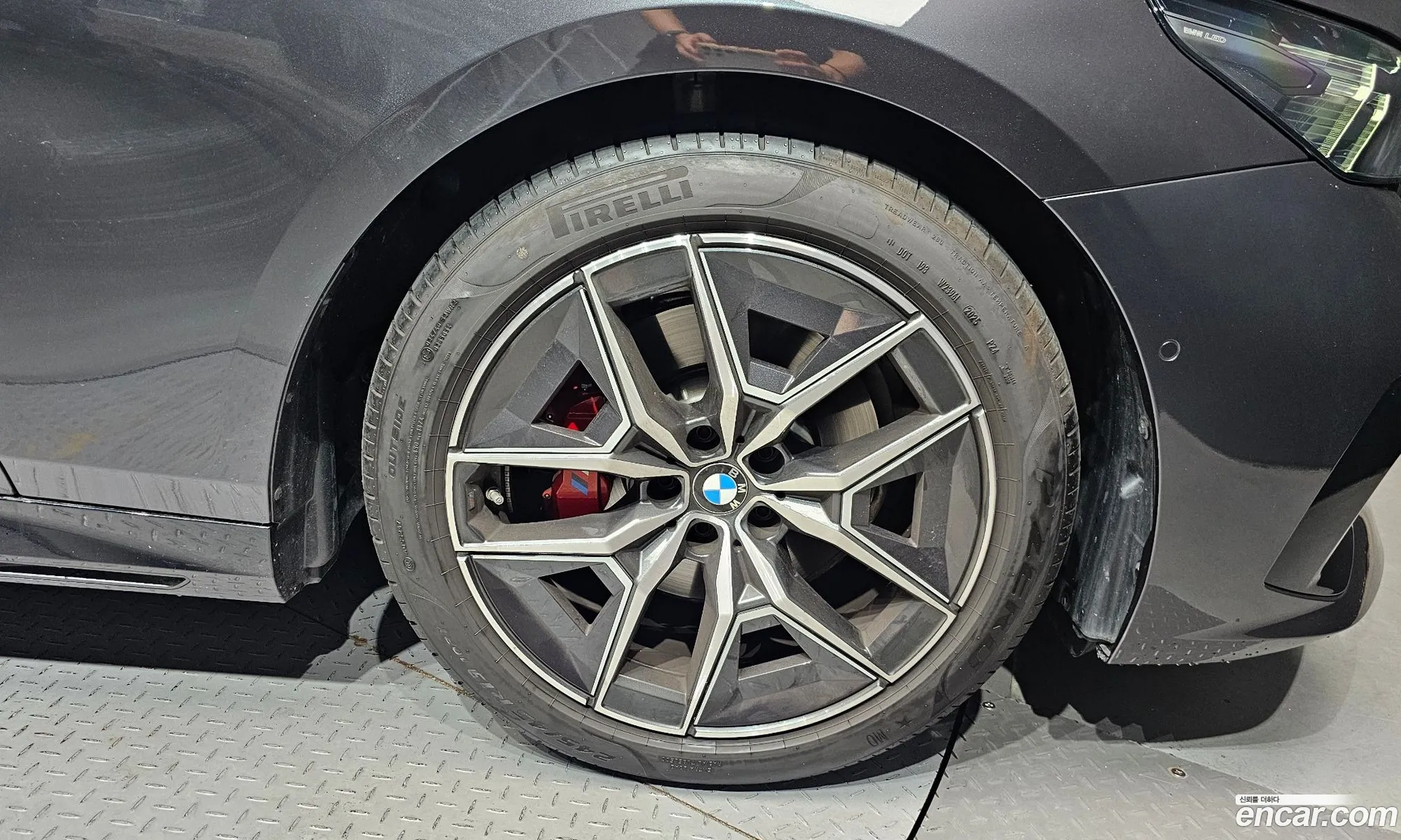 BMW 5 Series 2025 — 29
