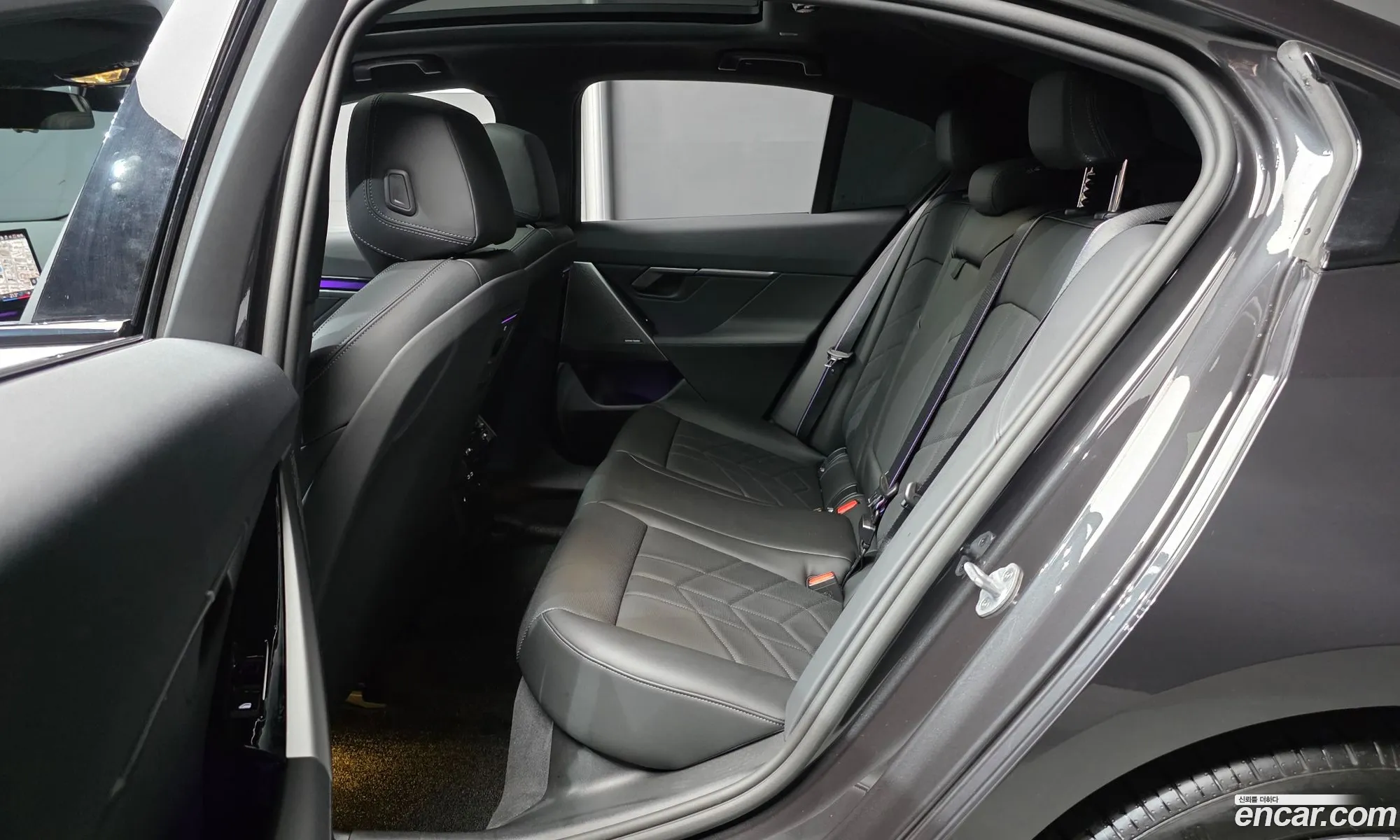BMW 5 Series 2025 — 26