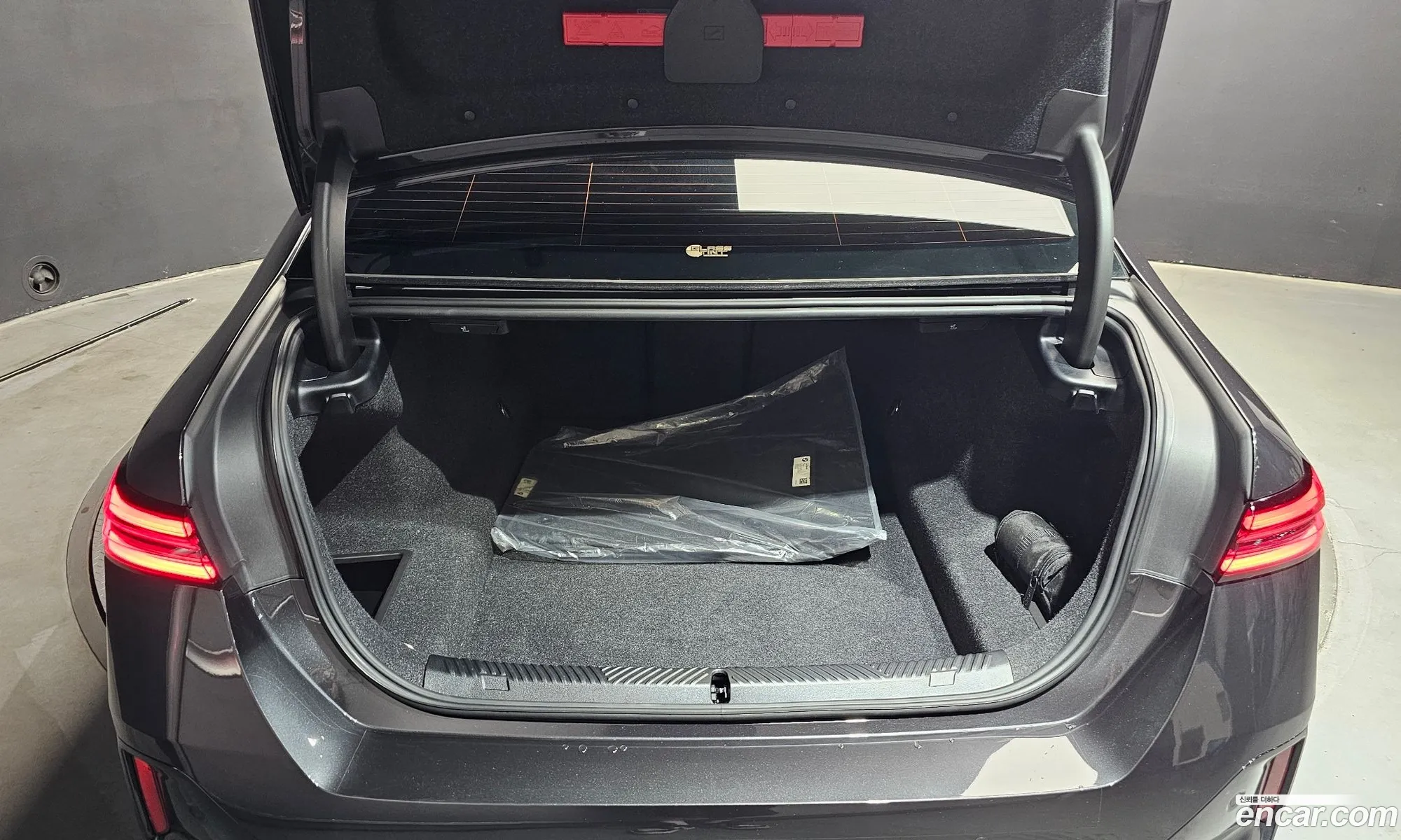 BMW 5 Series 2025 — 27