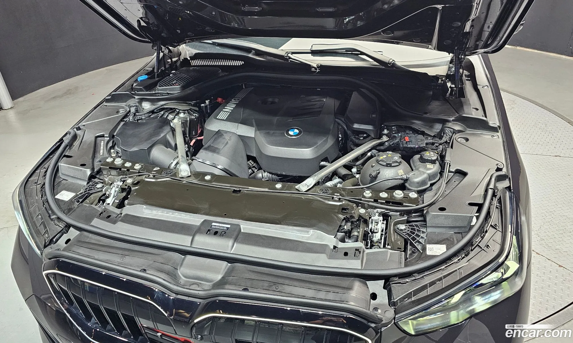 BMW 5 Series 2025 — 30
