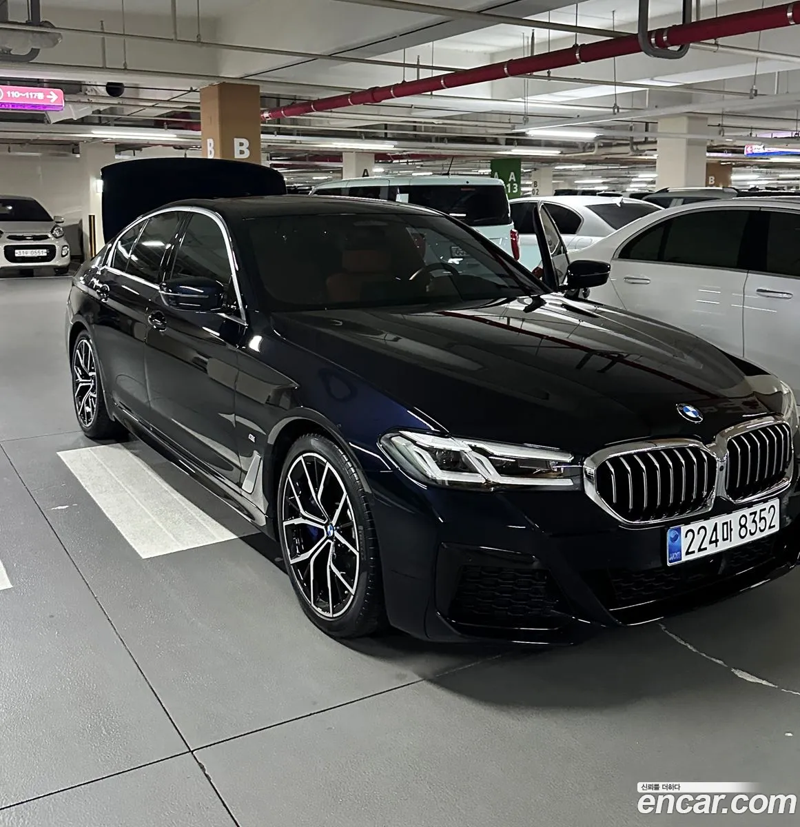 BMW 5 Series 2023 — 8