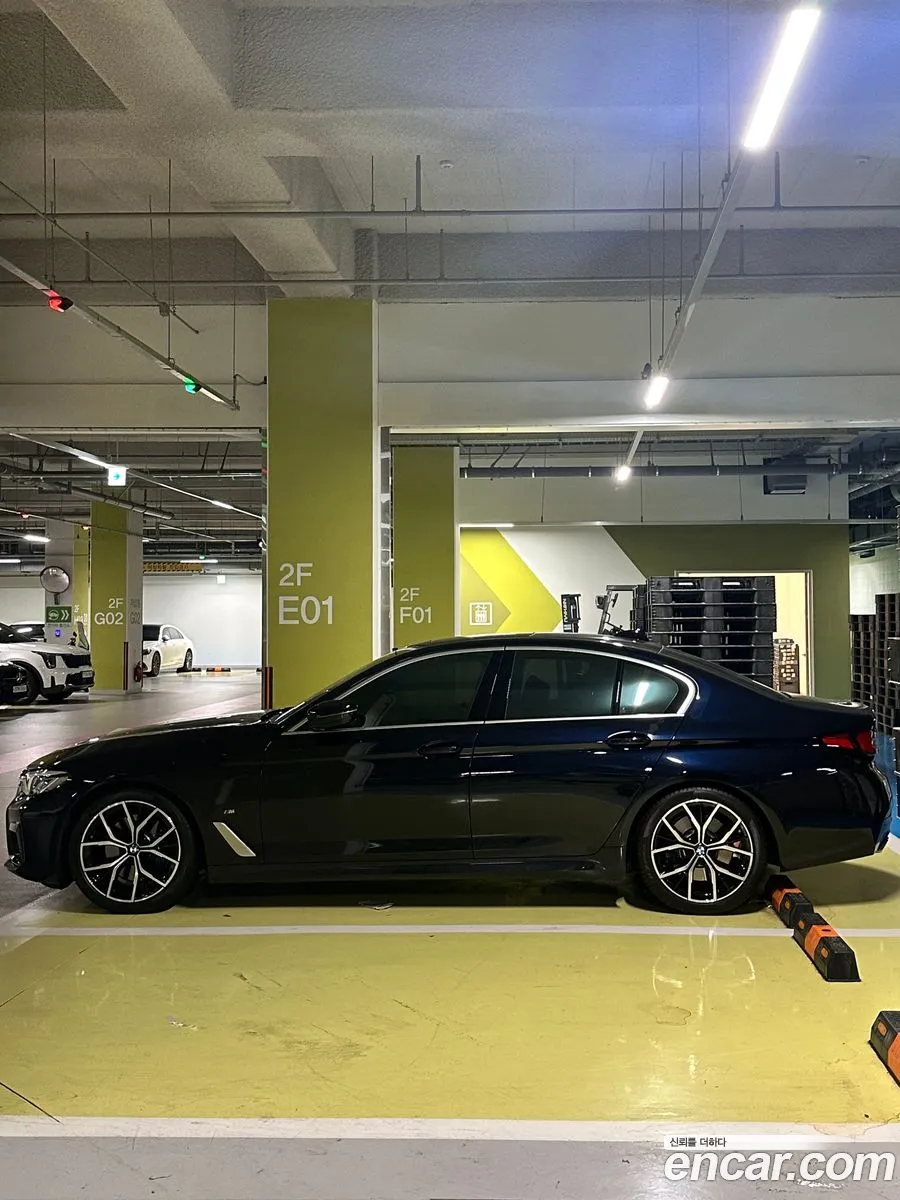 BMW 5 Series 2023 — 9