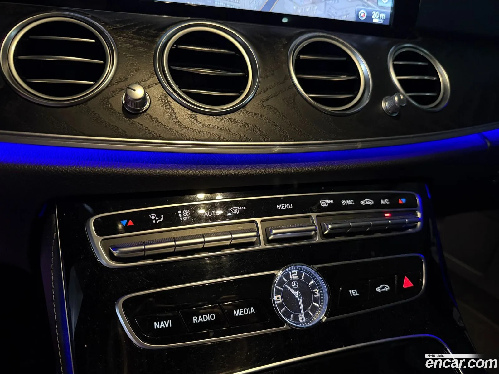 Mercedes-Benz E-Class W213 2016 — 11