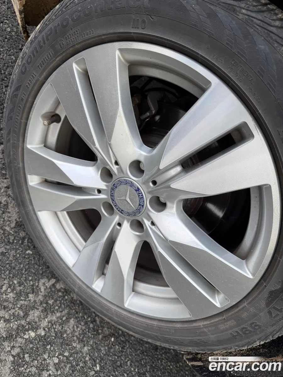 Mercedes-Benz E-Class W212 2010 — 16