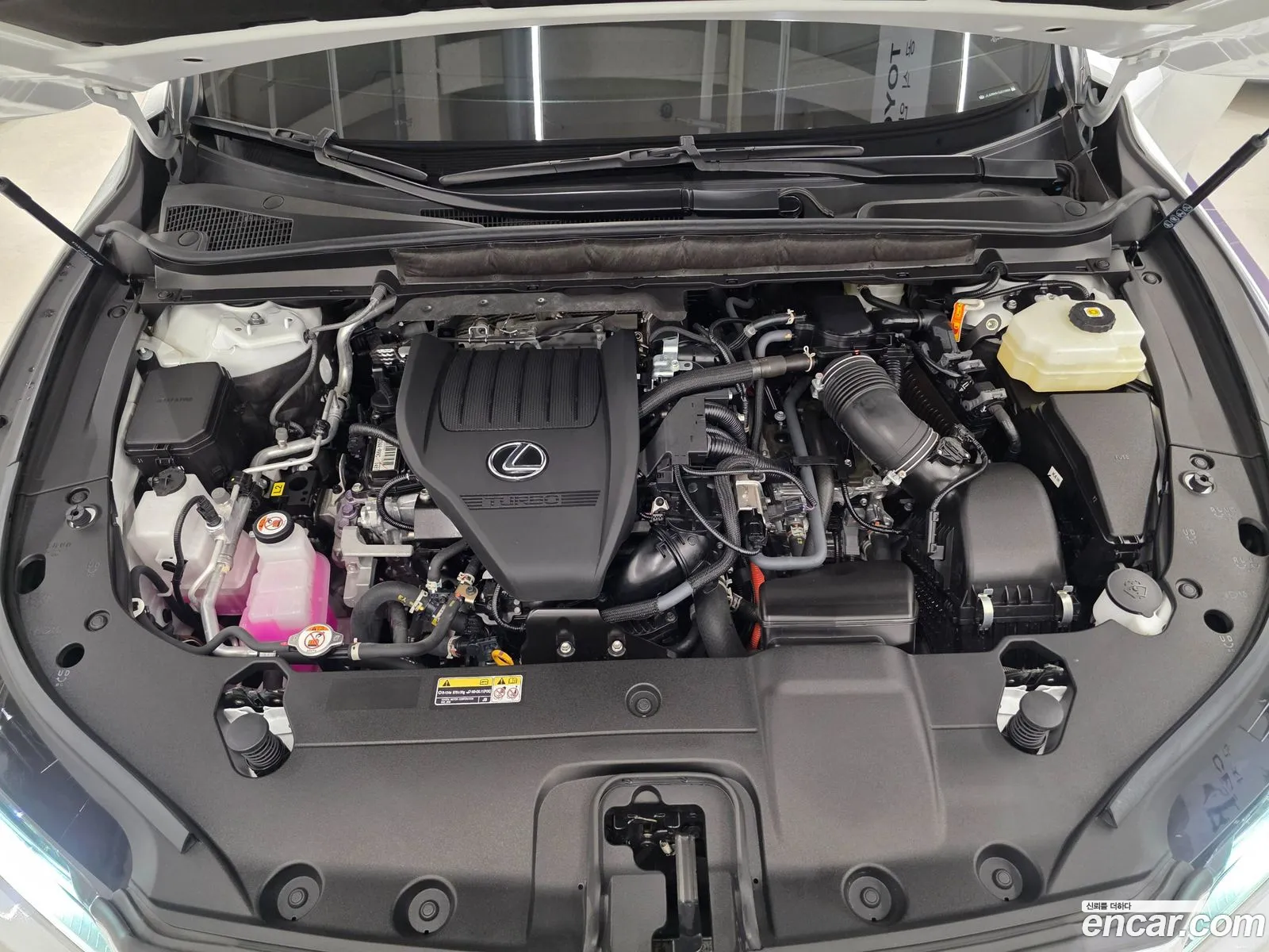 Lexus RX500h 2025 — 14