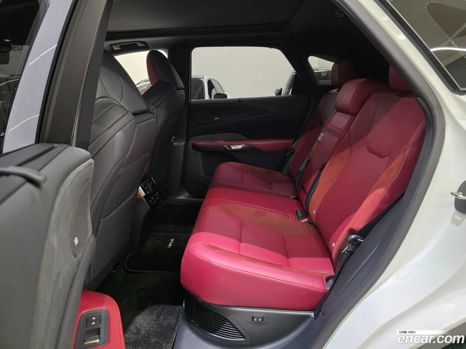 Lexus RX500h 2025 — 13