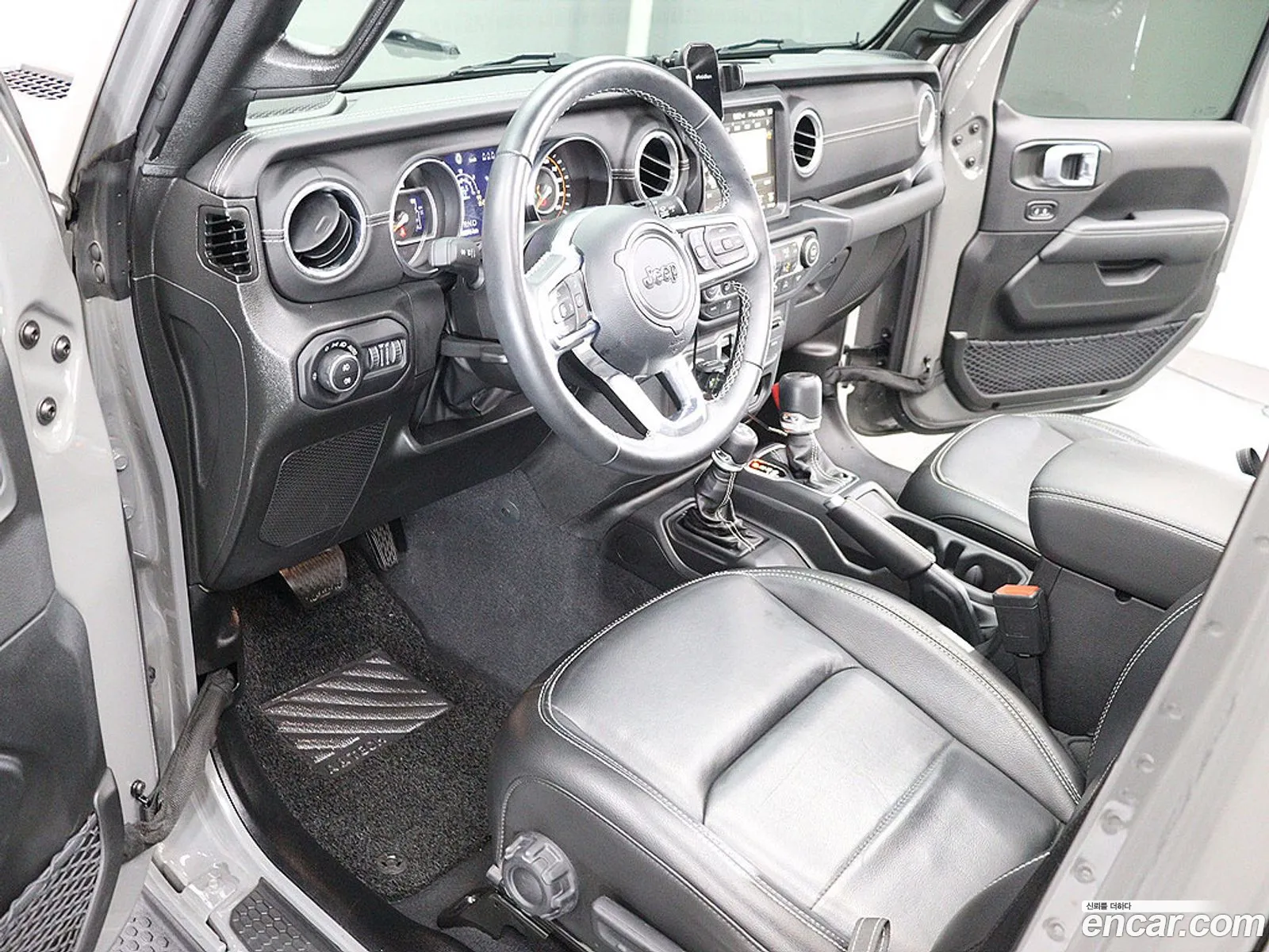 Jeep Wrangler 2023 — 14