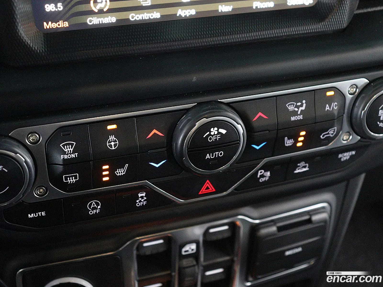 Jeep Wrangler 2023 — 11