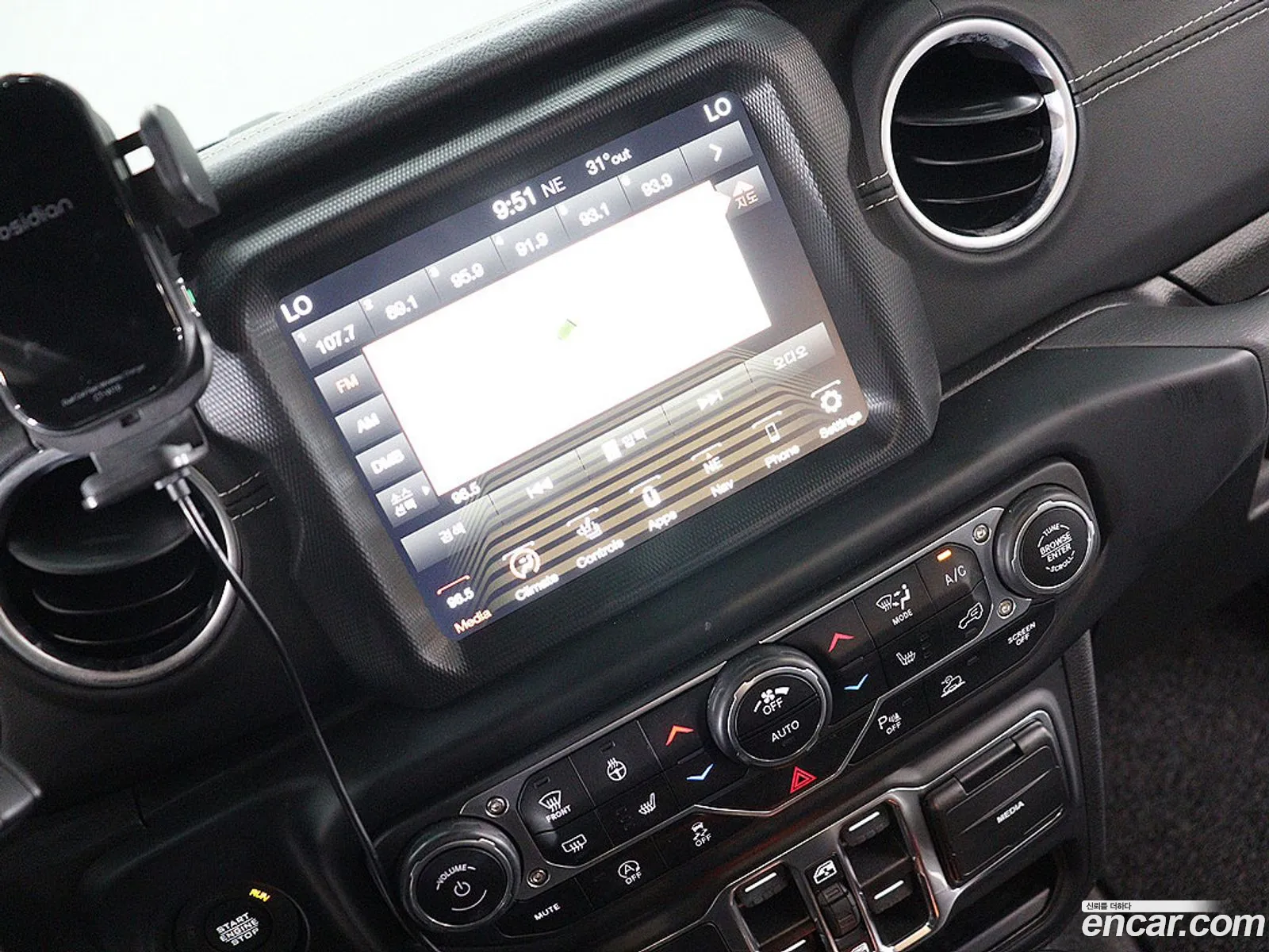 Jeep Wrangler 2023 — 19