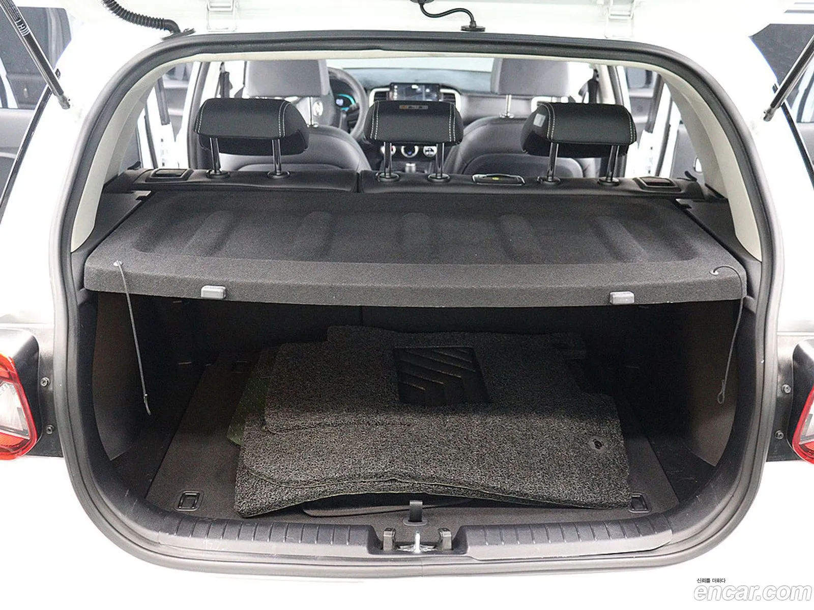 Hyundai Venue 2023 — 12