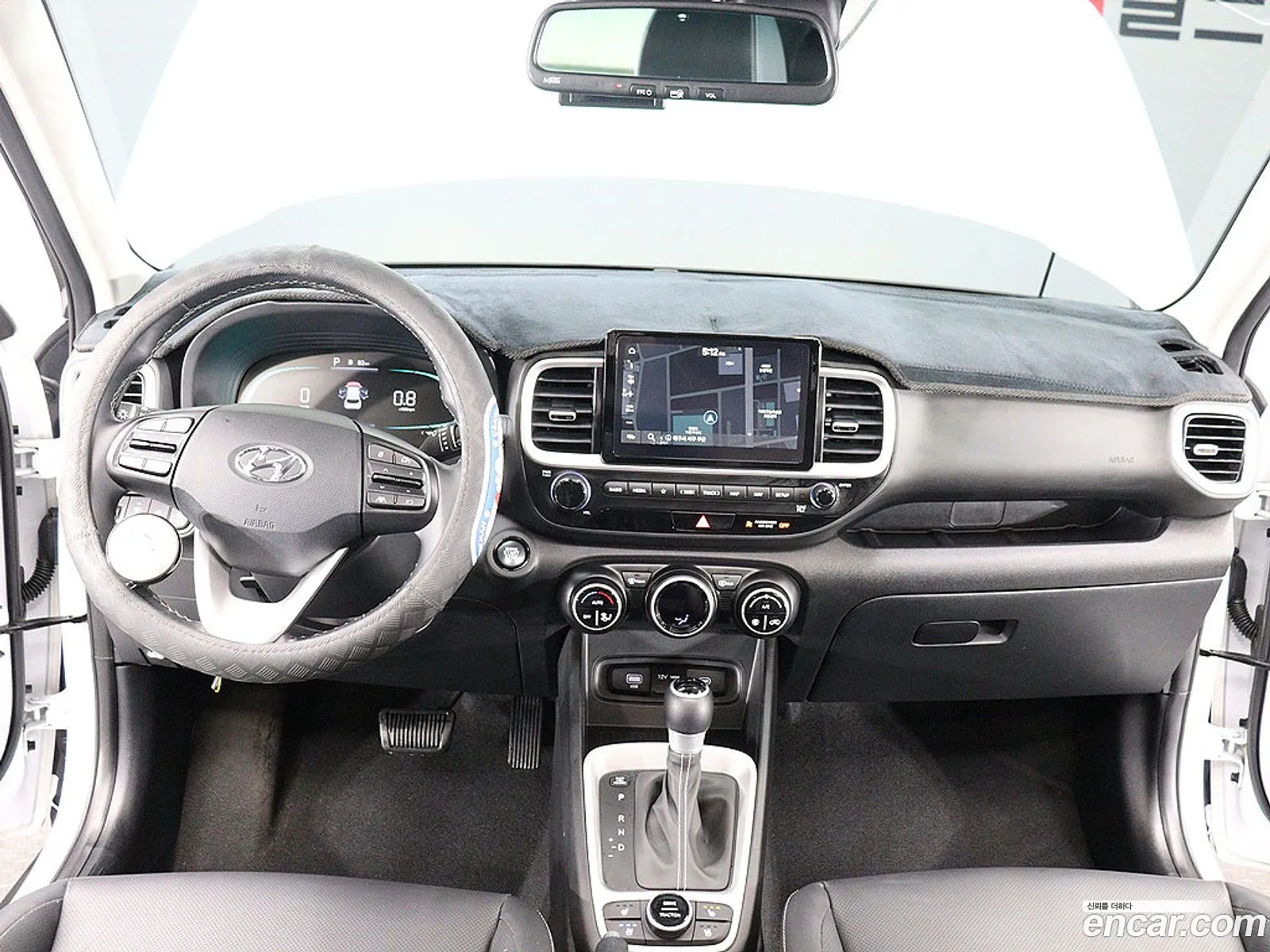 Hyundai Venue 2023 — 8