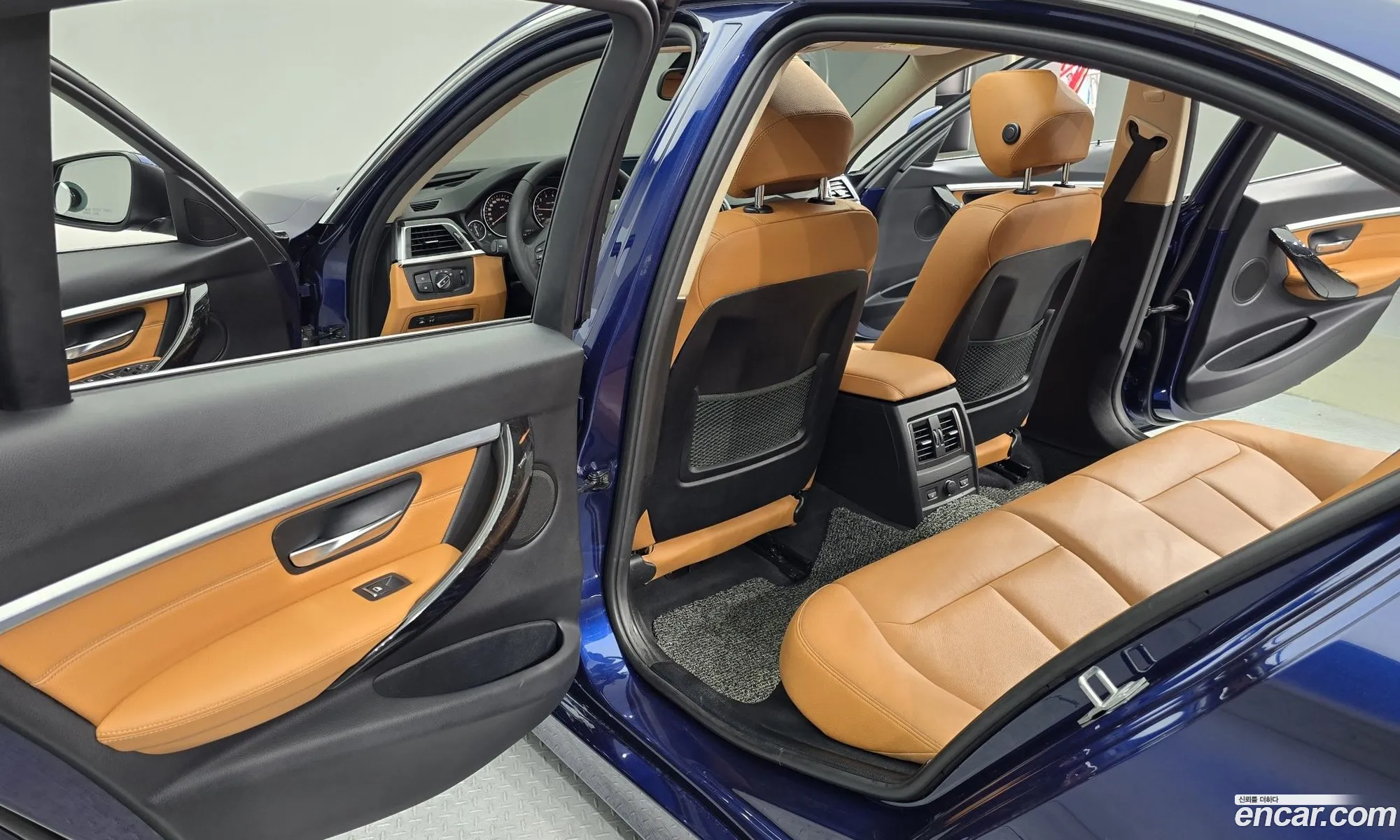 BMW 3 Series 2018 — 11