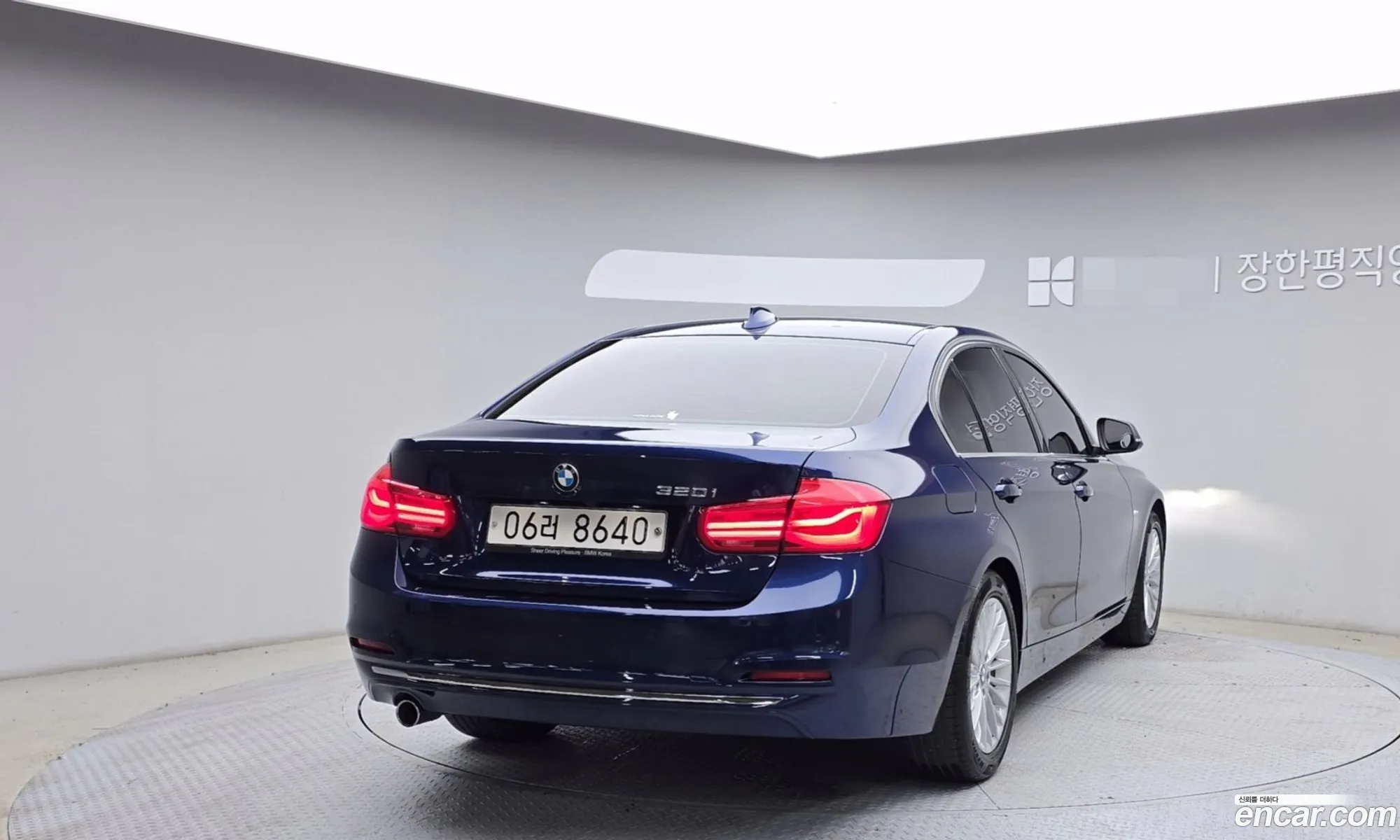 BMW 3 Series 2018 — 16