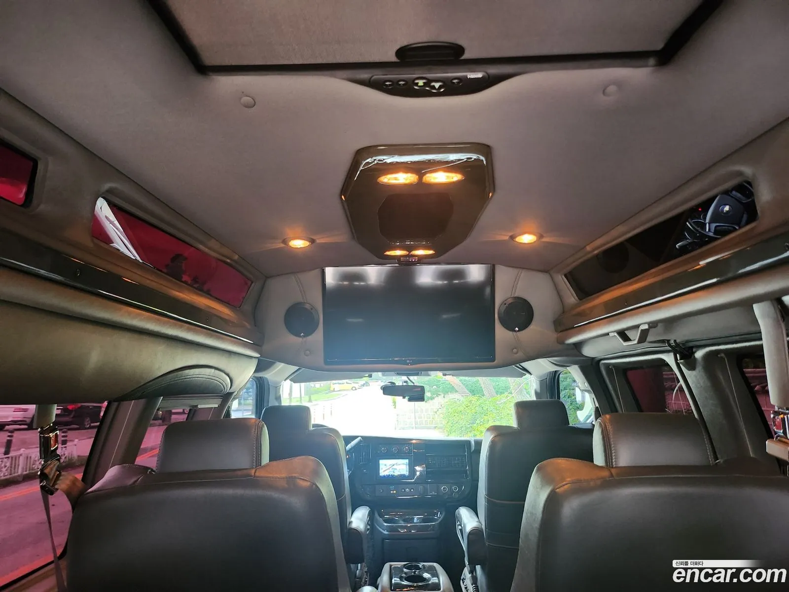 Chevrolet Express Van 2017 — 14