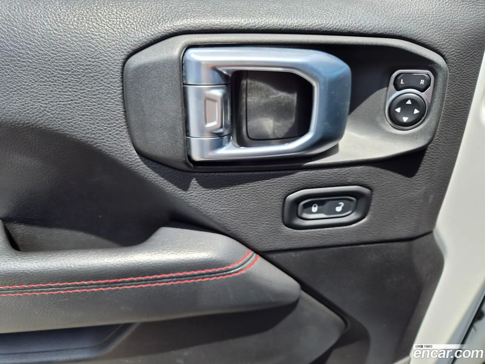 Jeep Wrangler 2023 — 11