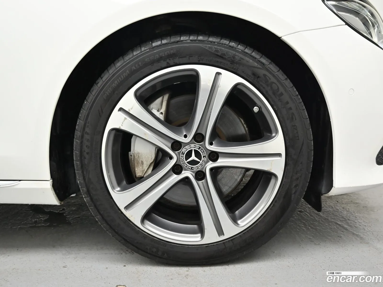 Mercedes-Benz E-Class W213 2017 — 14