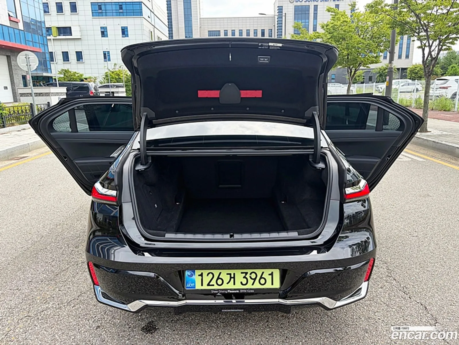 BMW 7 Series 2026 — 8